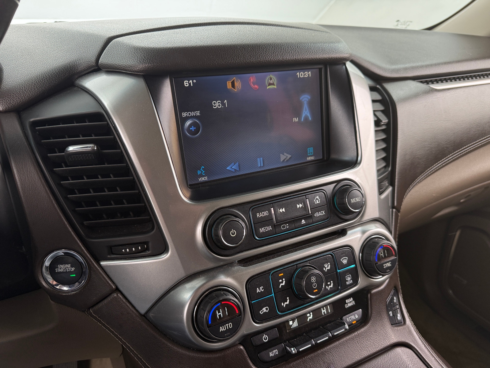 Thumbnail: 2015 Chevrolet Suburban - 3