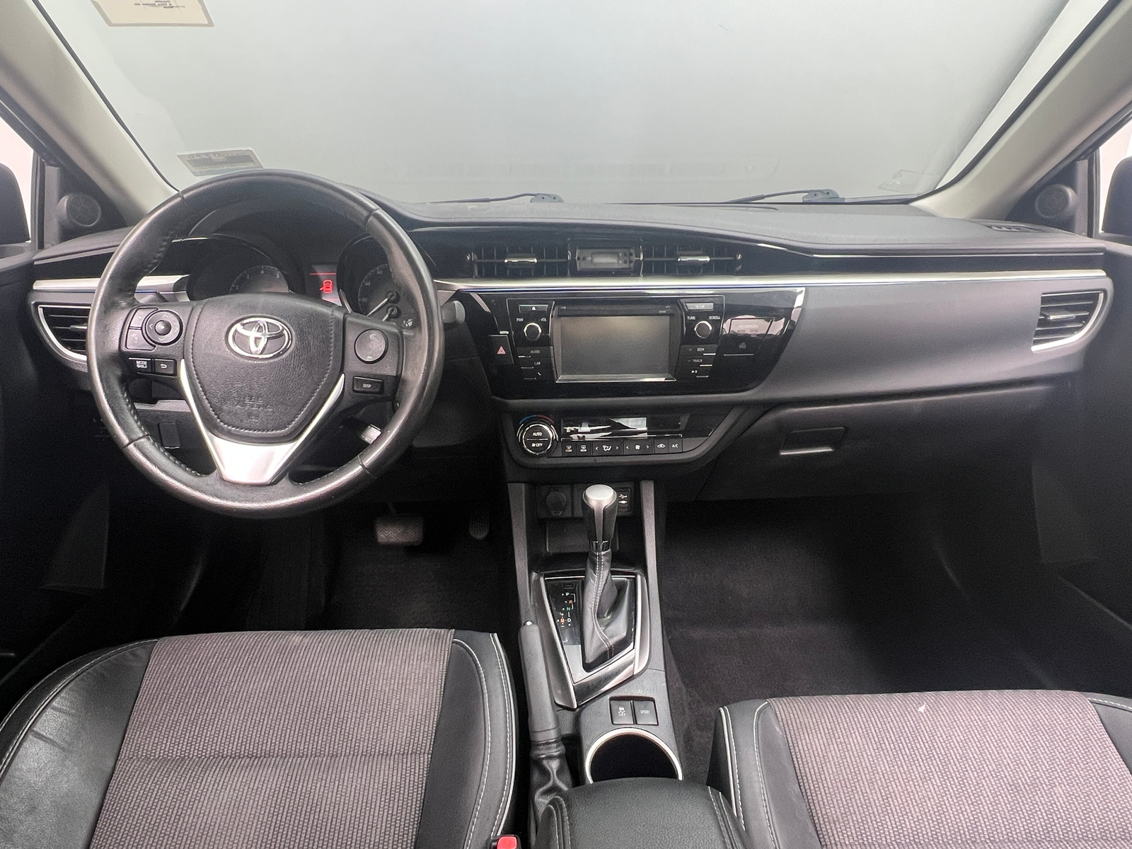 Thumbnail: 2014 Toyota Corolla - 3