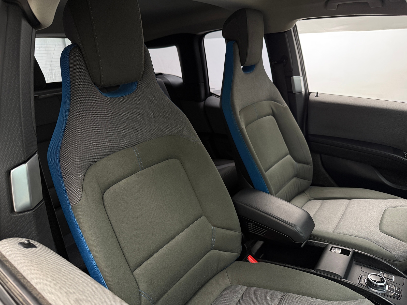 Thumbnail: 2017 BMW i3 - 2