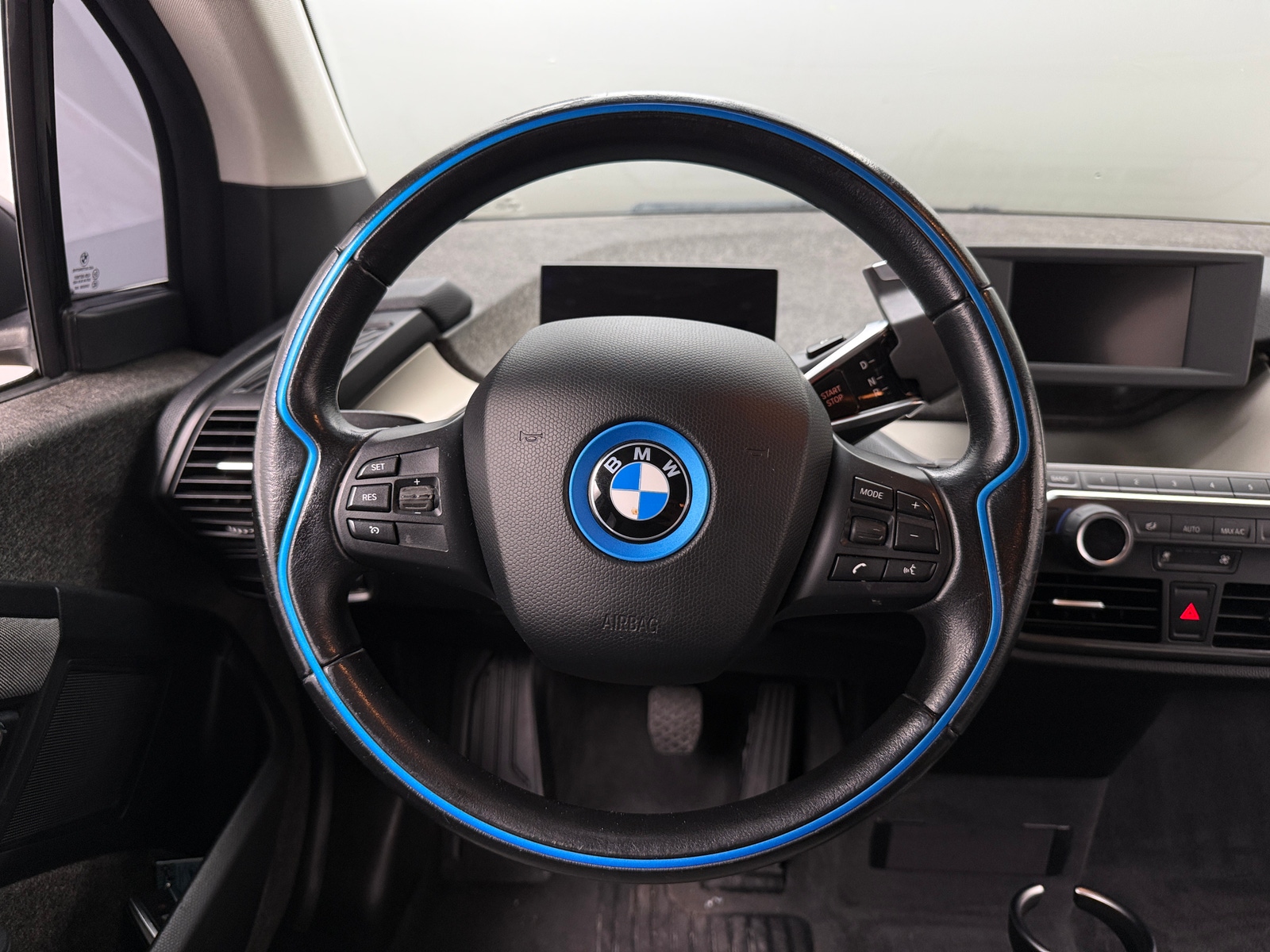 Thumbnail: 2017 BMW i3 - 5