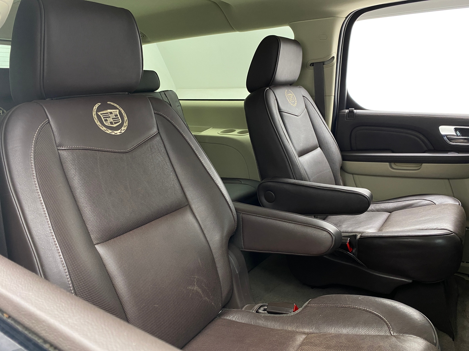 Thumbnail: 2014 Cadillac Escalade - 5