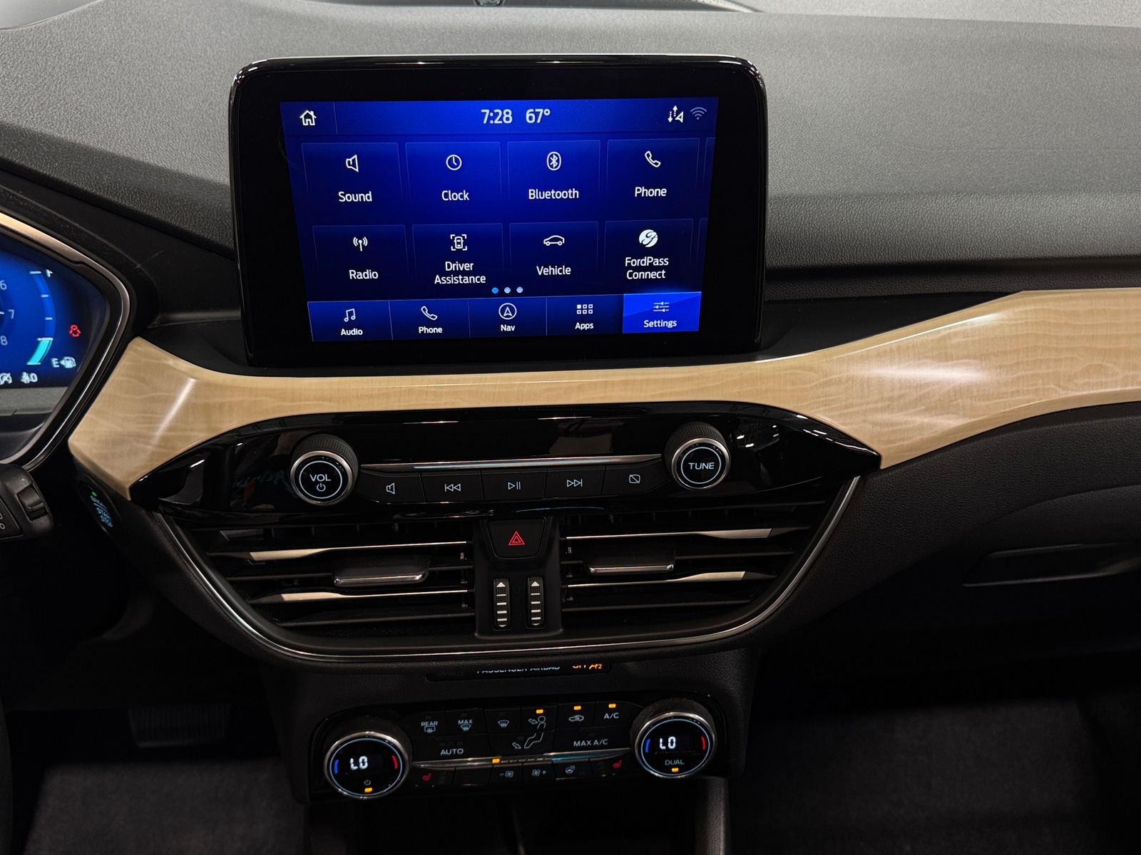 Thumbnail: 2021 Ford Escape - 3