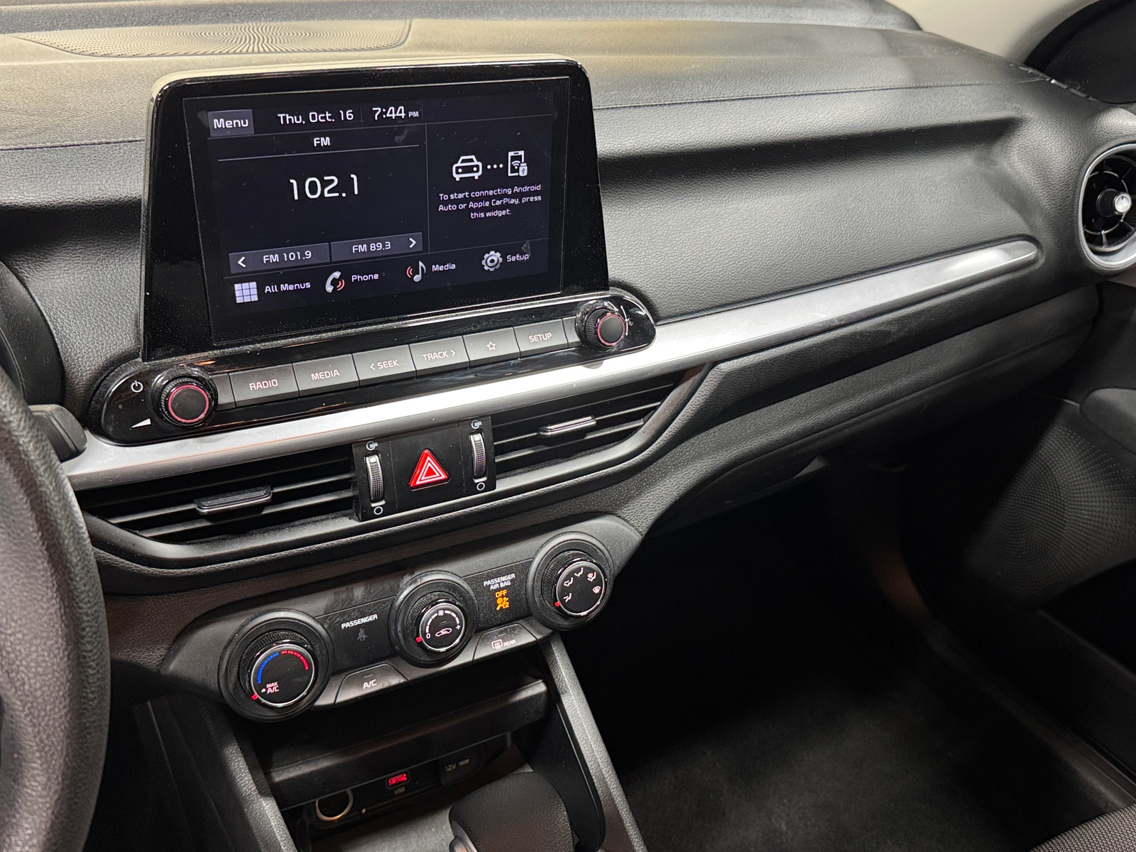 Thumbnail: 2023 Kia Forte - 4