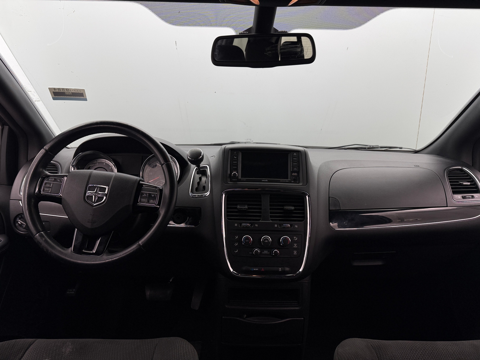 Thumbnail: 2019 Dodge Grand Caravan - 3