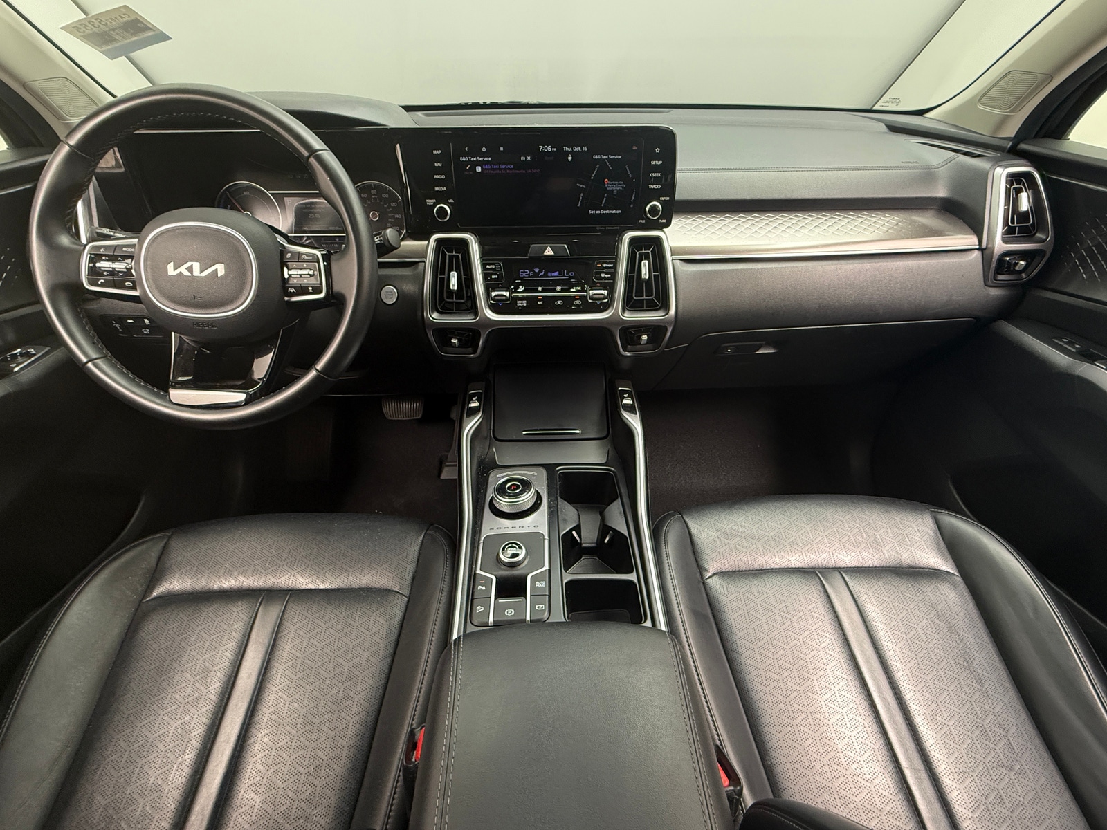 Thumbnail: 2022 Kia Sorento - 3