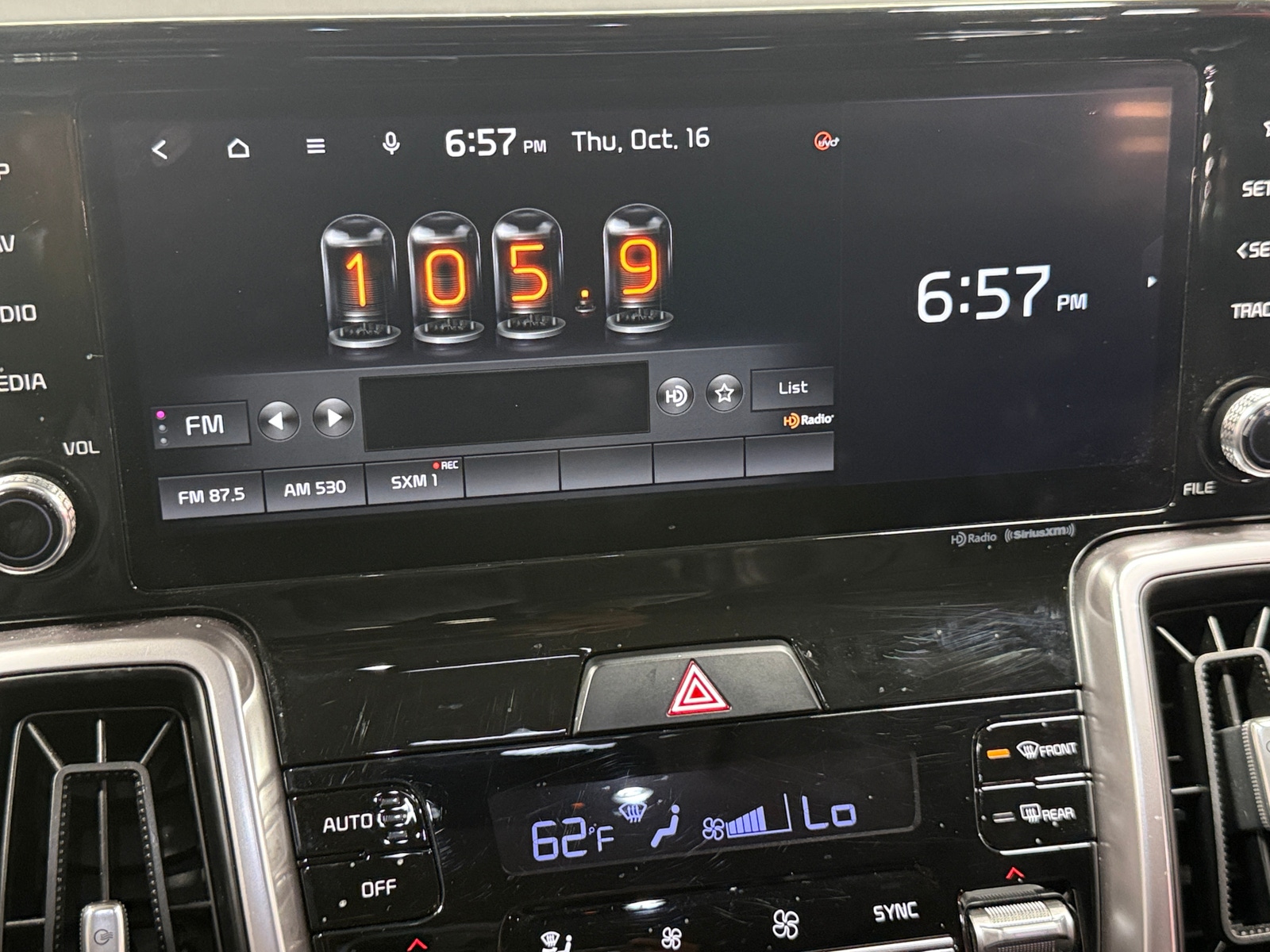 Thumbnail: 2022 Kia Sorento - 4