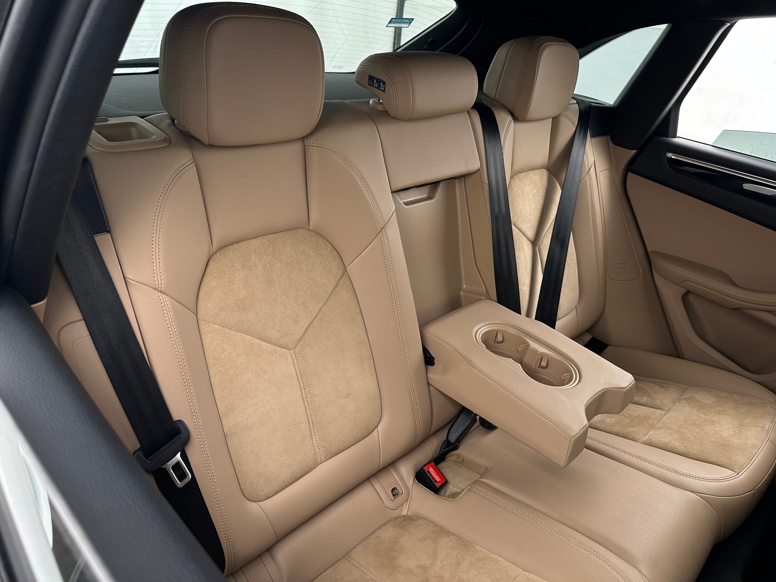 Thumbnail: 2021 Porsche Macan - 5