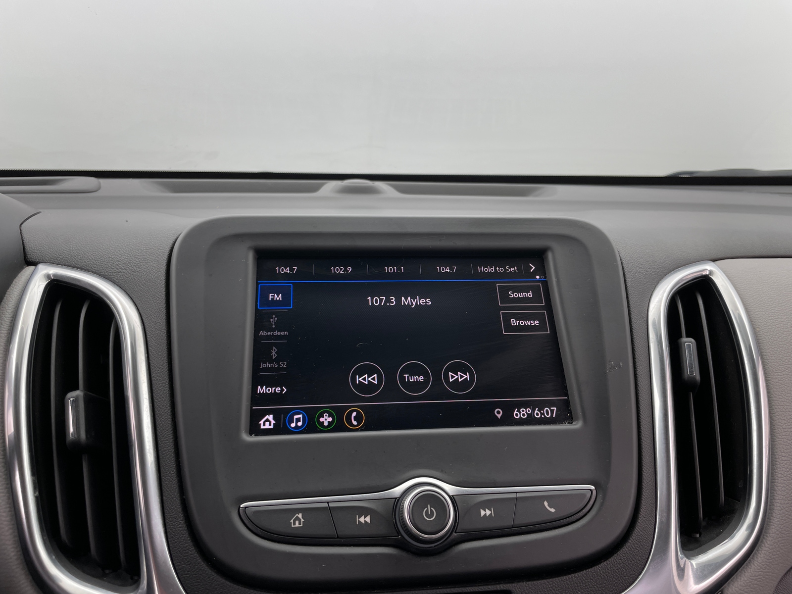 Thumbnail: 2020 Chevrolet Equinox - 4