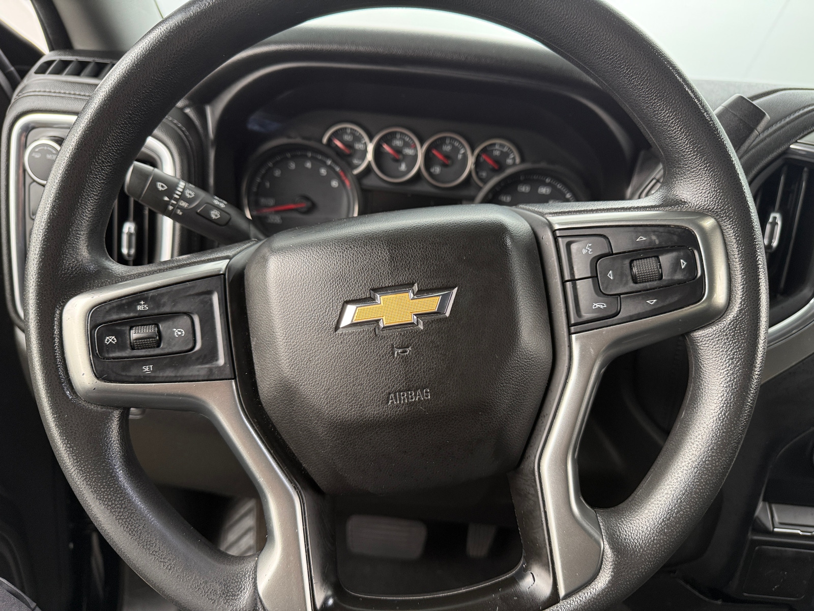 Thumbnail: 2020 Chevrolet Silverado 1500 - 5