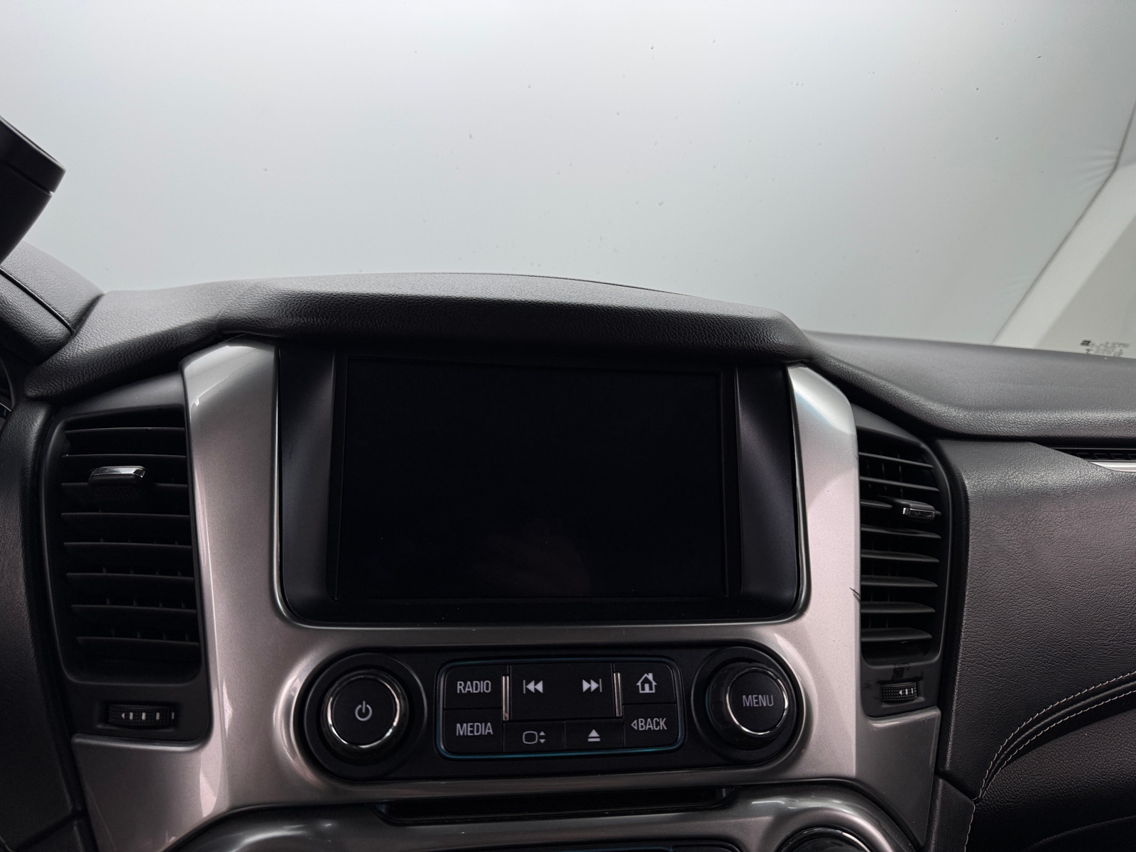 Thumbnail: 2018 Chevrolet Suburban - 3