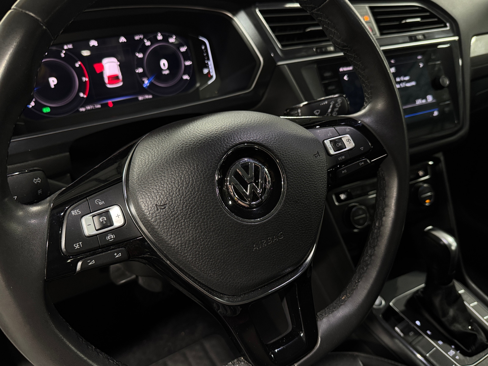 Thumbnail: 2020 Volkswagen Tiguan - 4