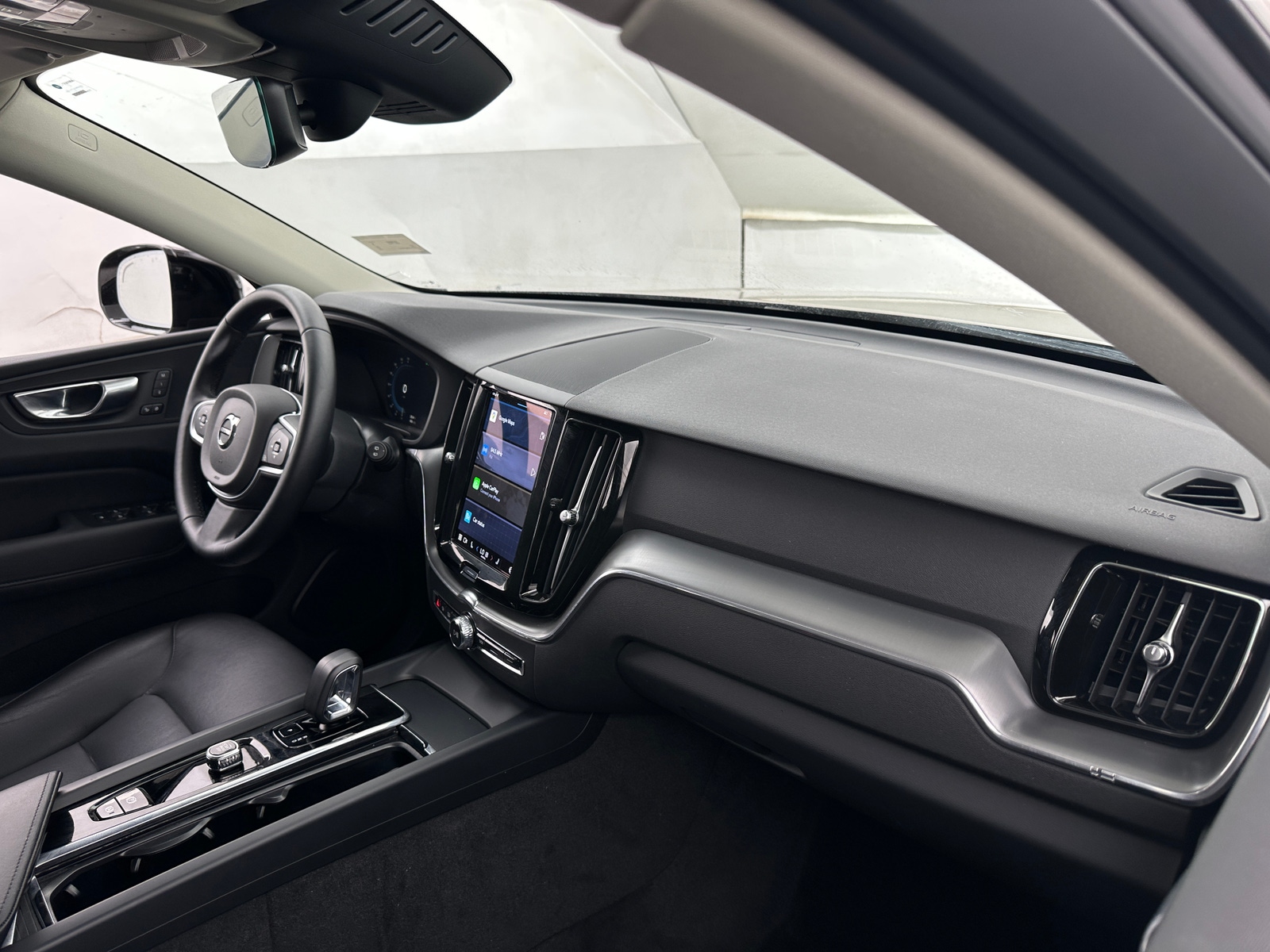 Thumbnail: 2025 Volvo XC60 - 3