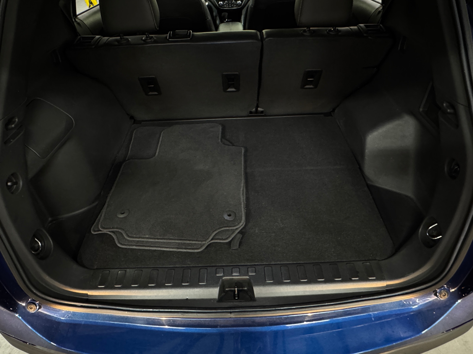 Thumbnail: 2022 Chevrolet Equinox - 6