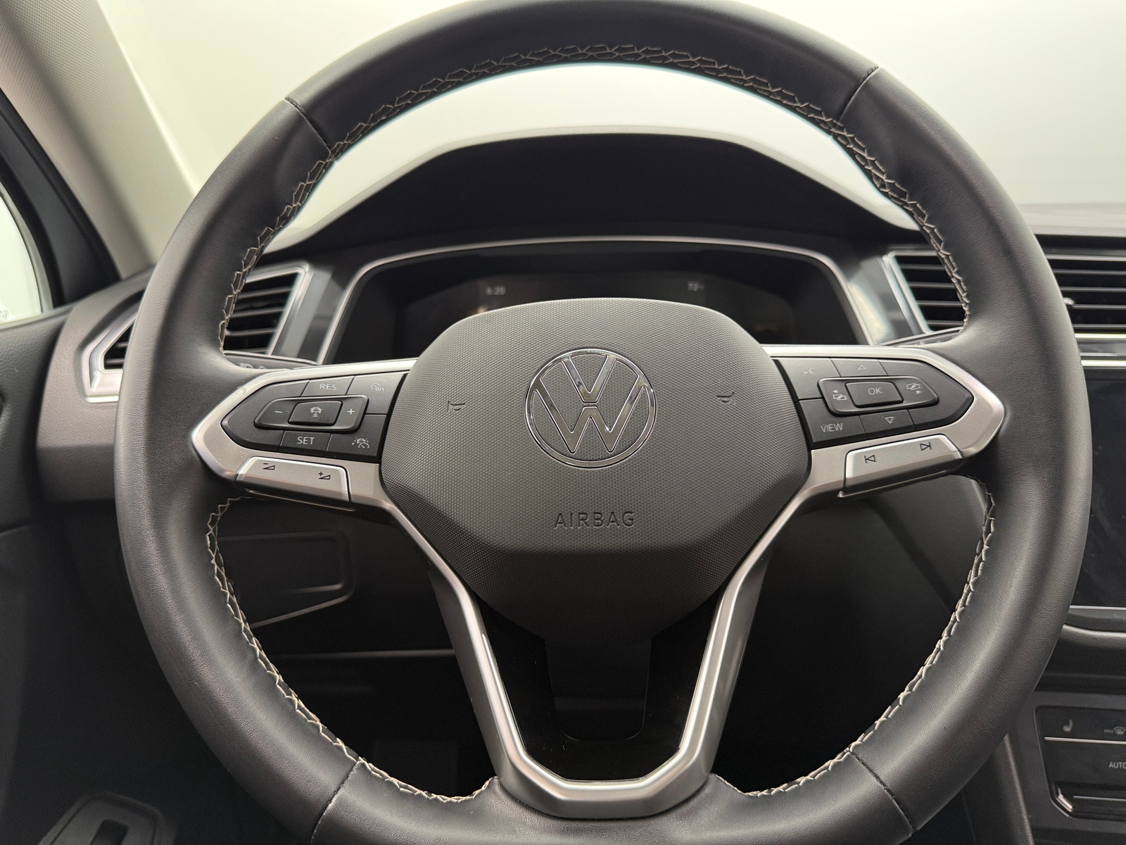 Thumbnail: 2024 Volkswagen Tiguan - 4