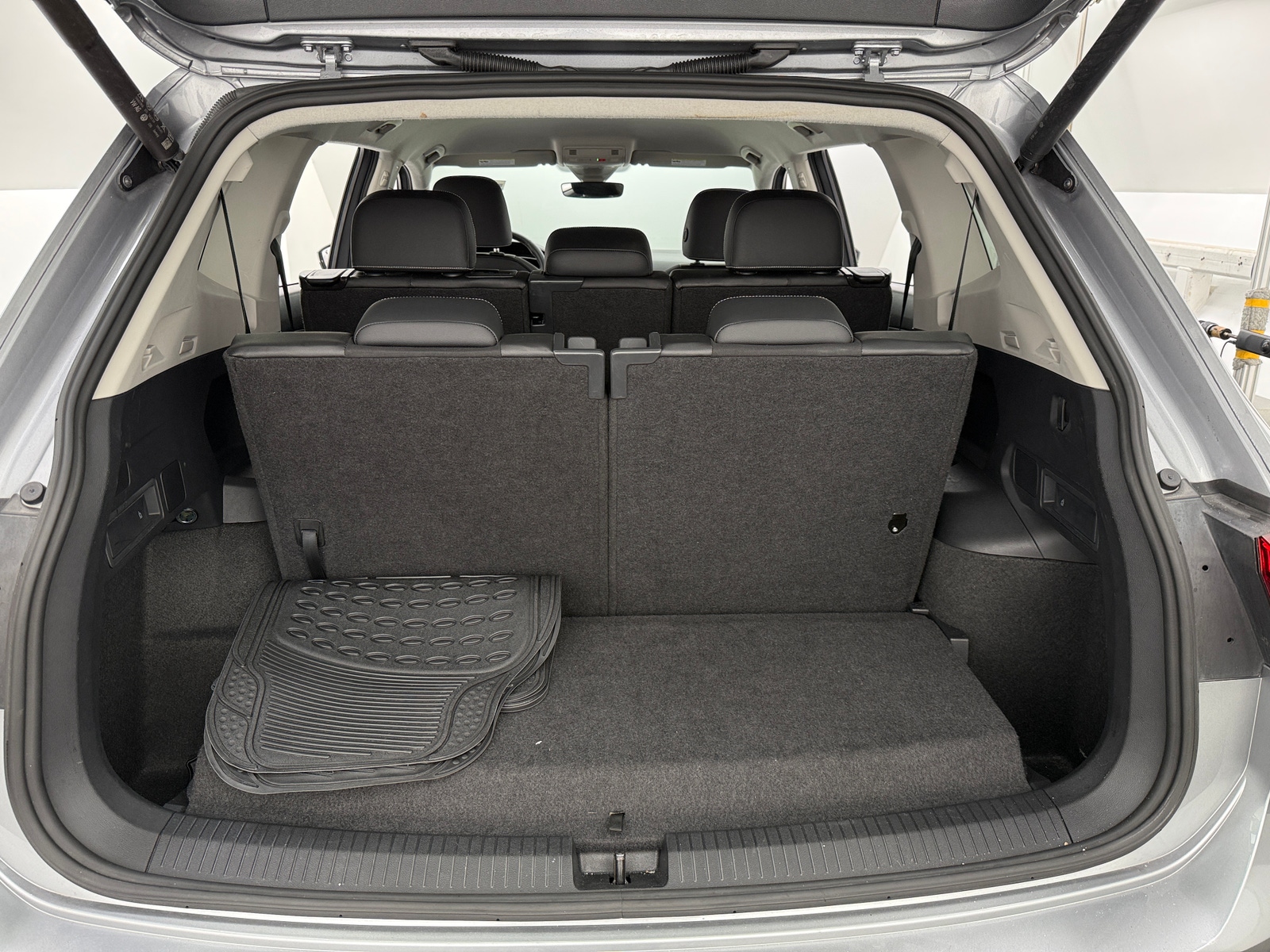 Thumbnail: 2024 Volkswagen Tiguan - 6