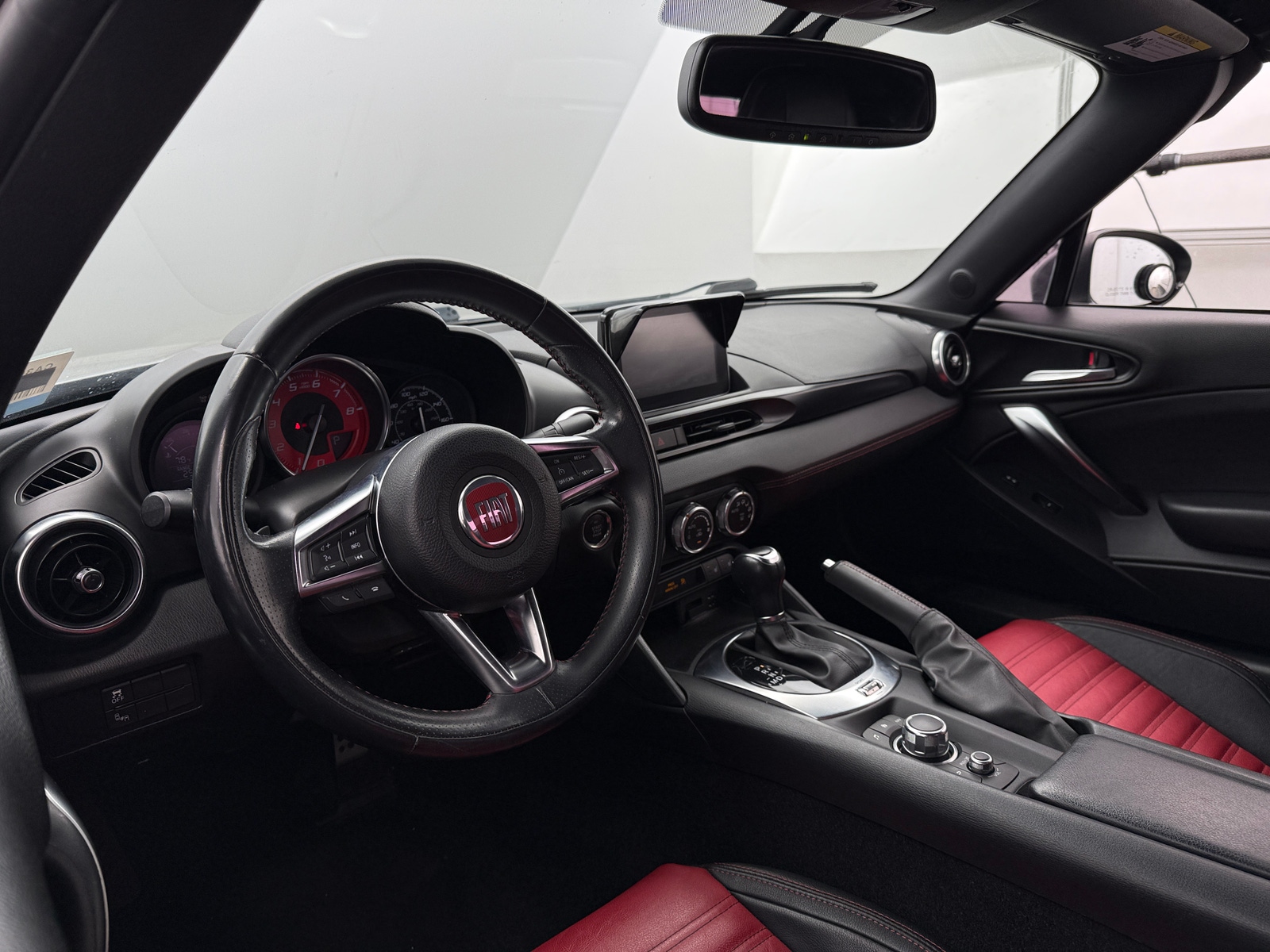 Thumbnail: 2017 Fiat 124 Spider - 2