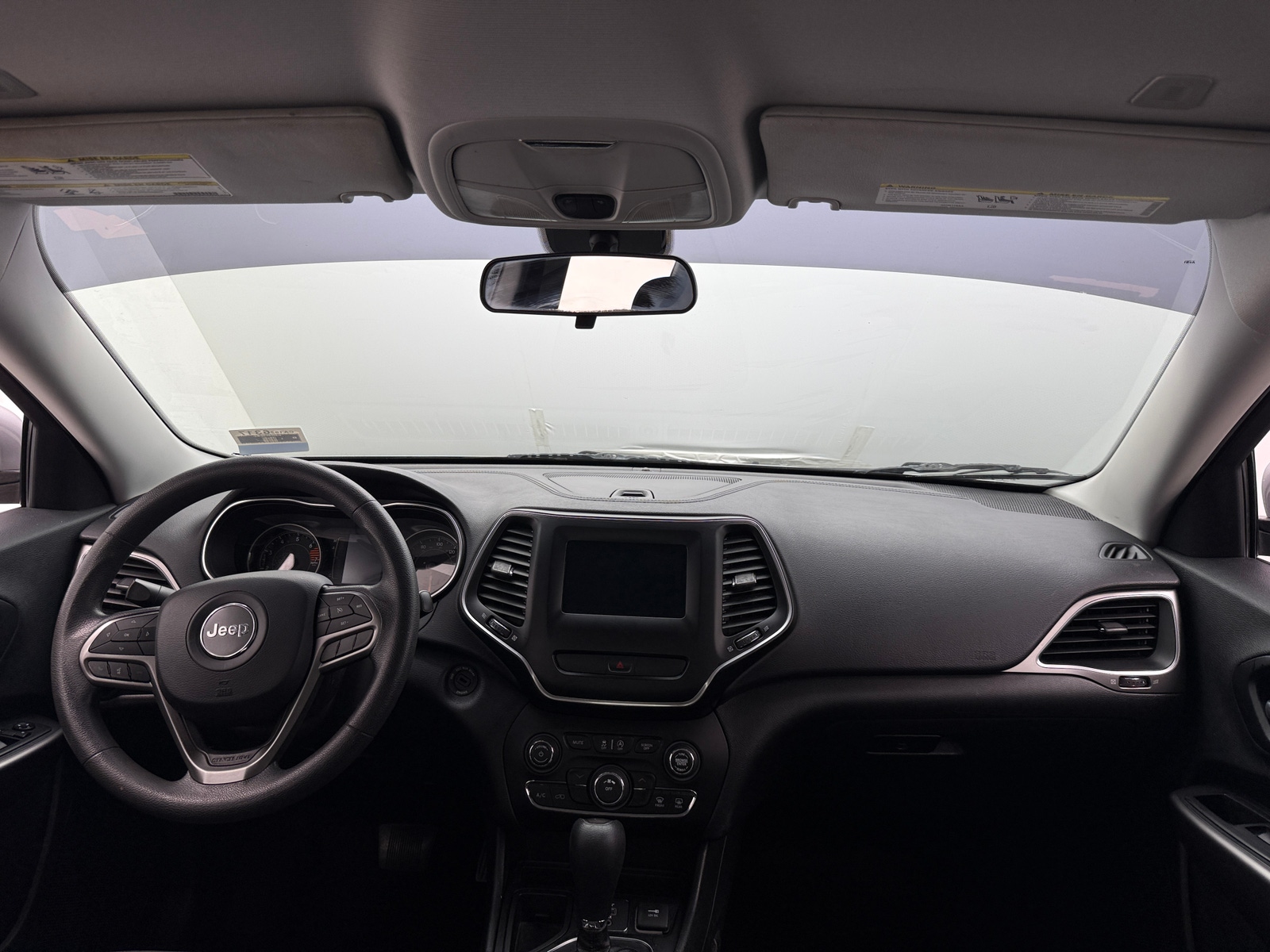 Thumbnail: 2019 Jeep Cherokee - 3
