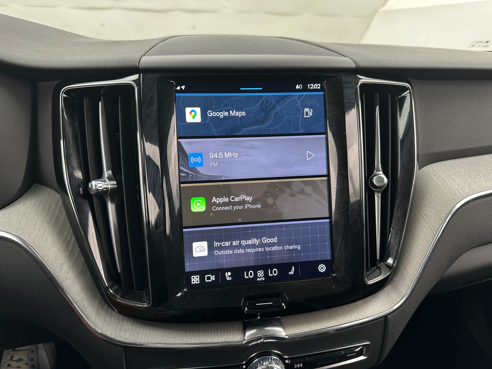 Thumbnail: 2025 Volvo XC60 - 3