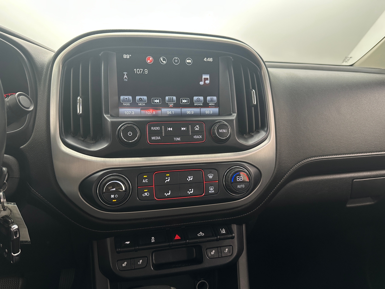 Thumbnail: 2016 GMC Canyon - 3