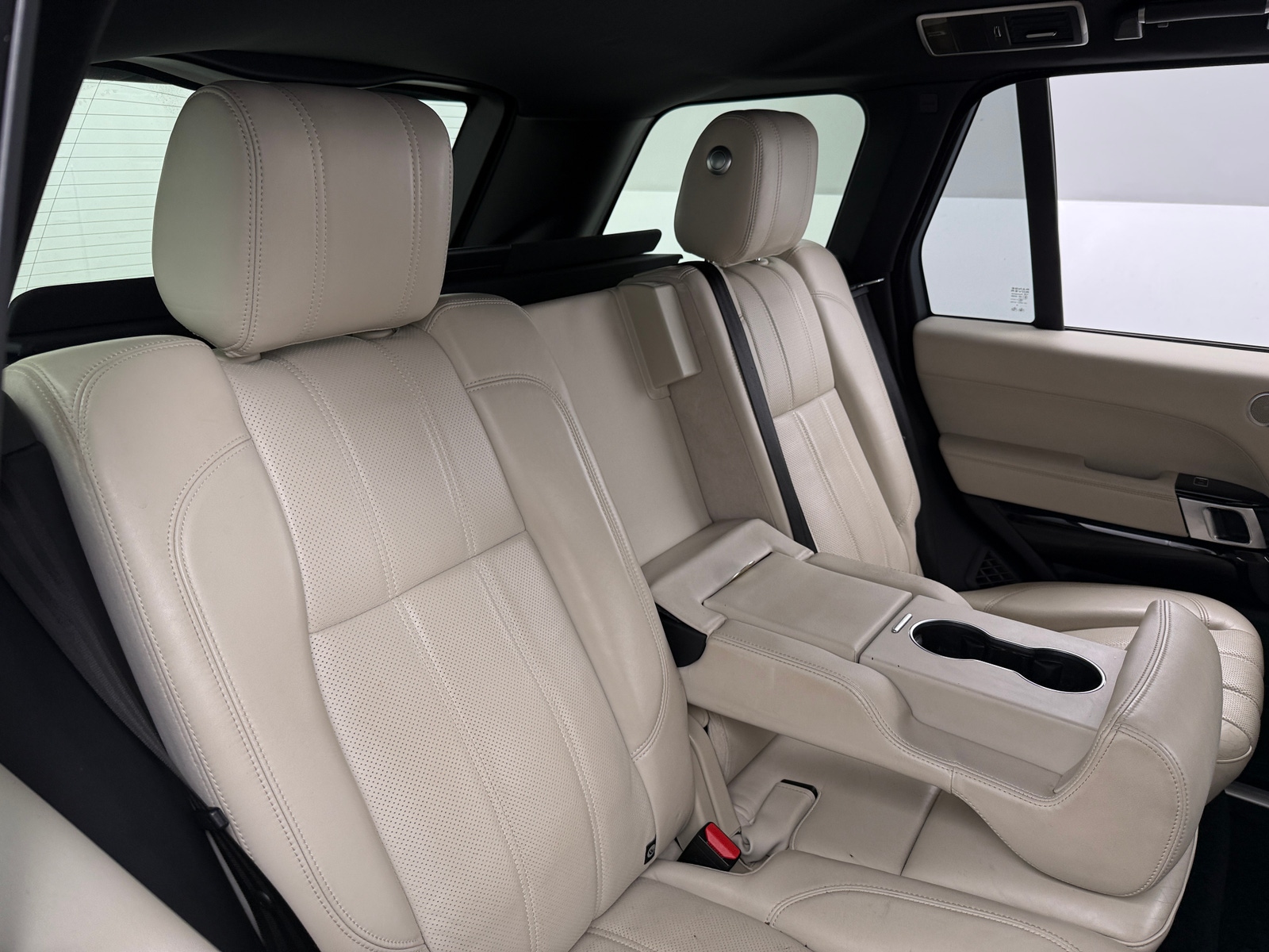 Thumbnail: 2016 Land Rover Range Rover - 5