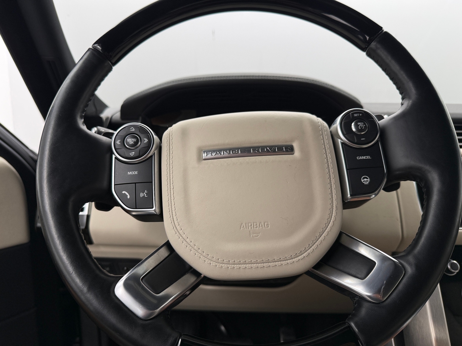 Thumbnail: 2016 Land Rover Range Rover - 4