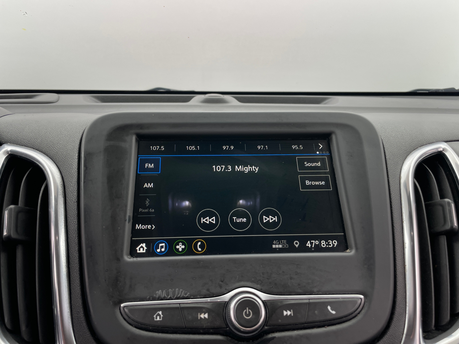 Thumbnail: 2019 Chevrolet Equinox - 4