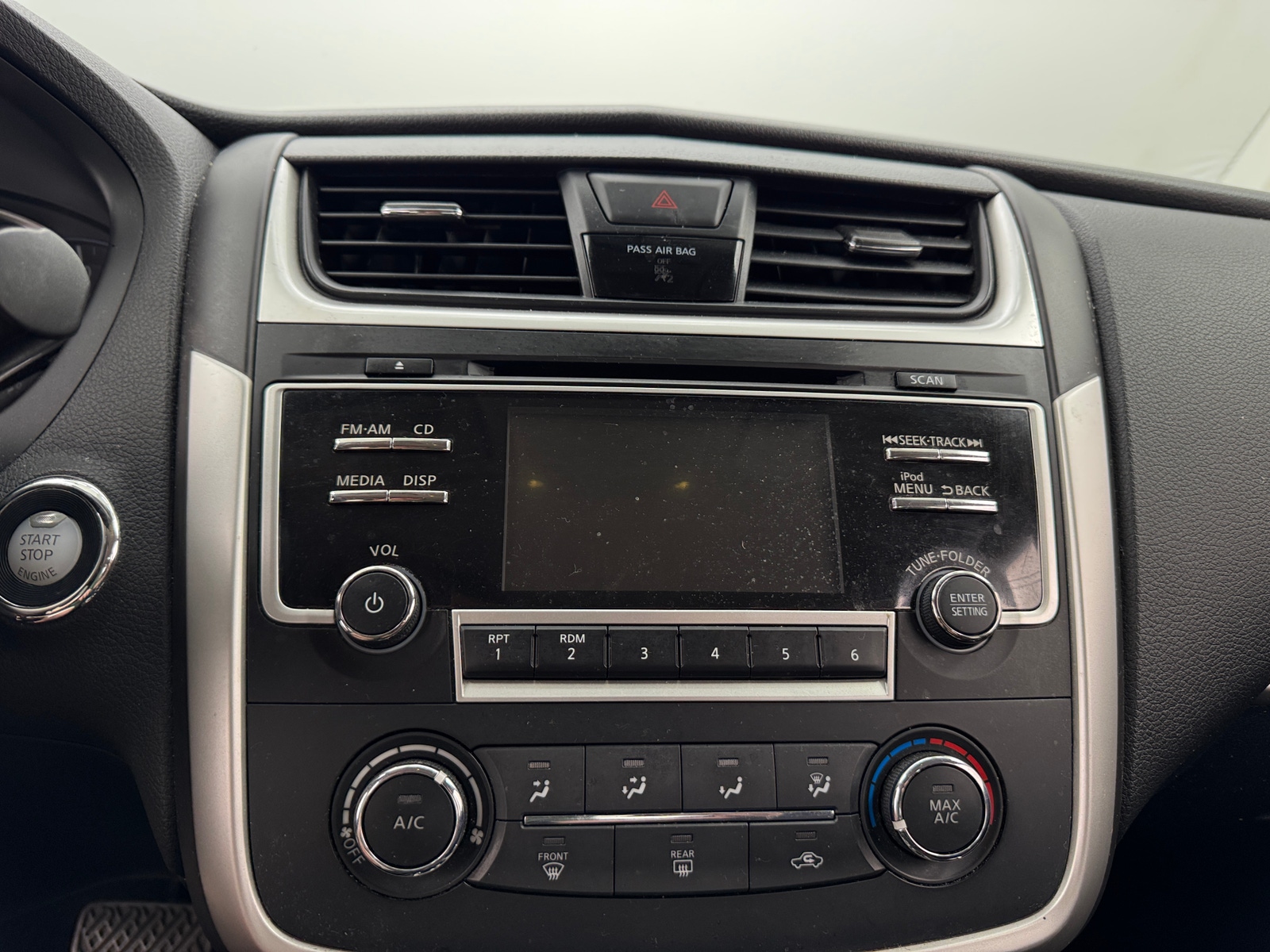 Thumbnail: 2017 Nissan Altima - 4
