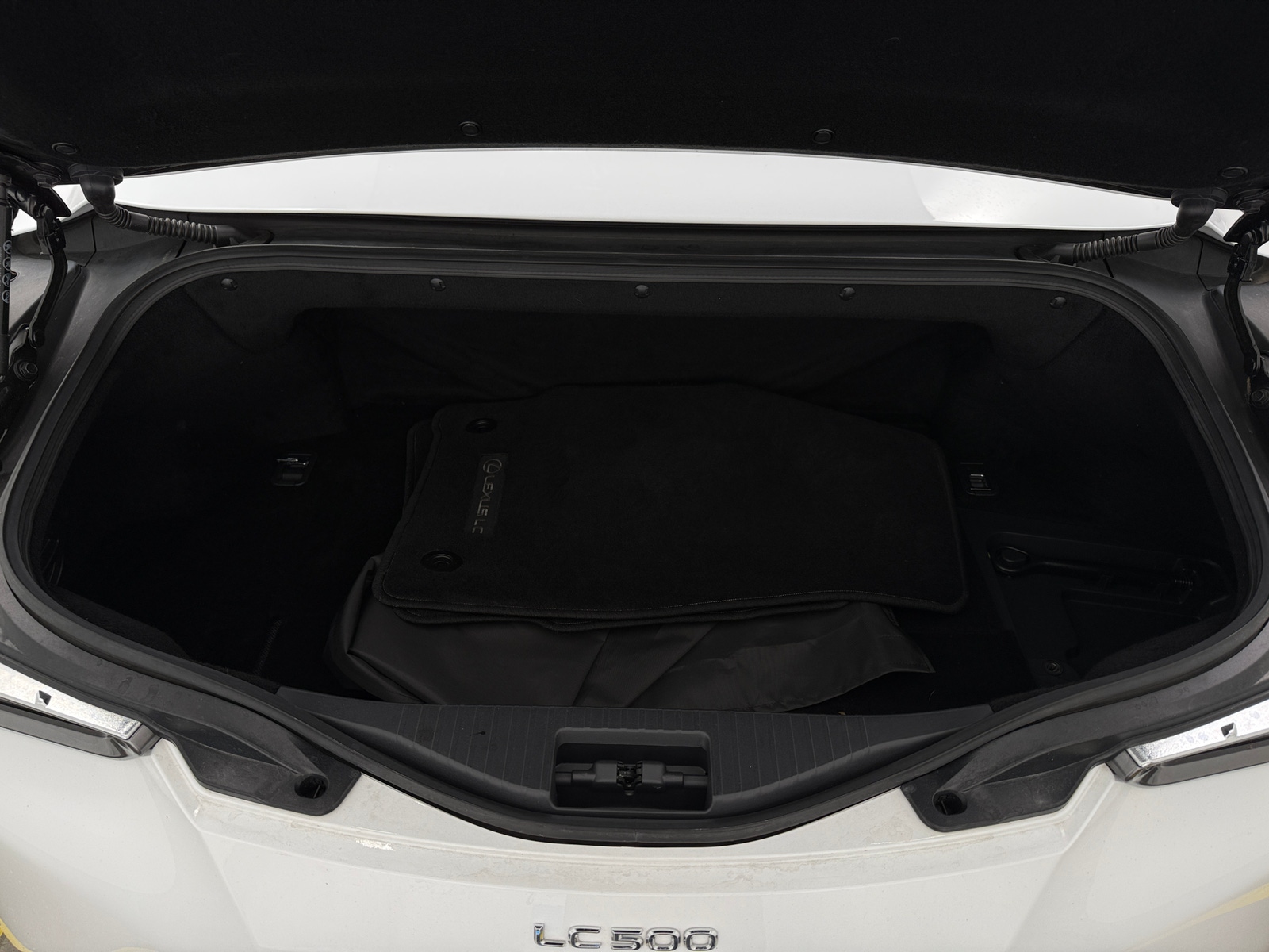 Thumbnail: 2021 Lexus LC - 5