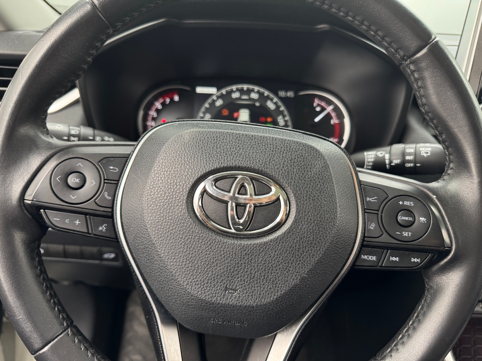 Thumbnail: 2019 Toyota RAV4 - 4