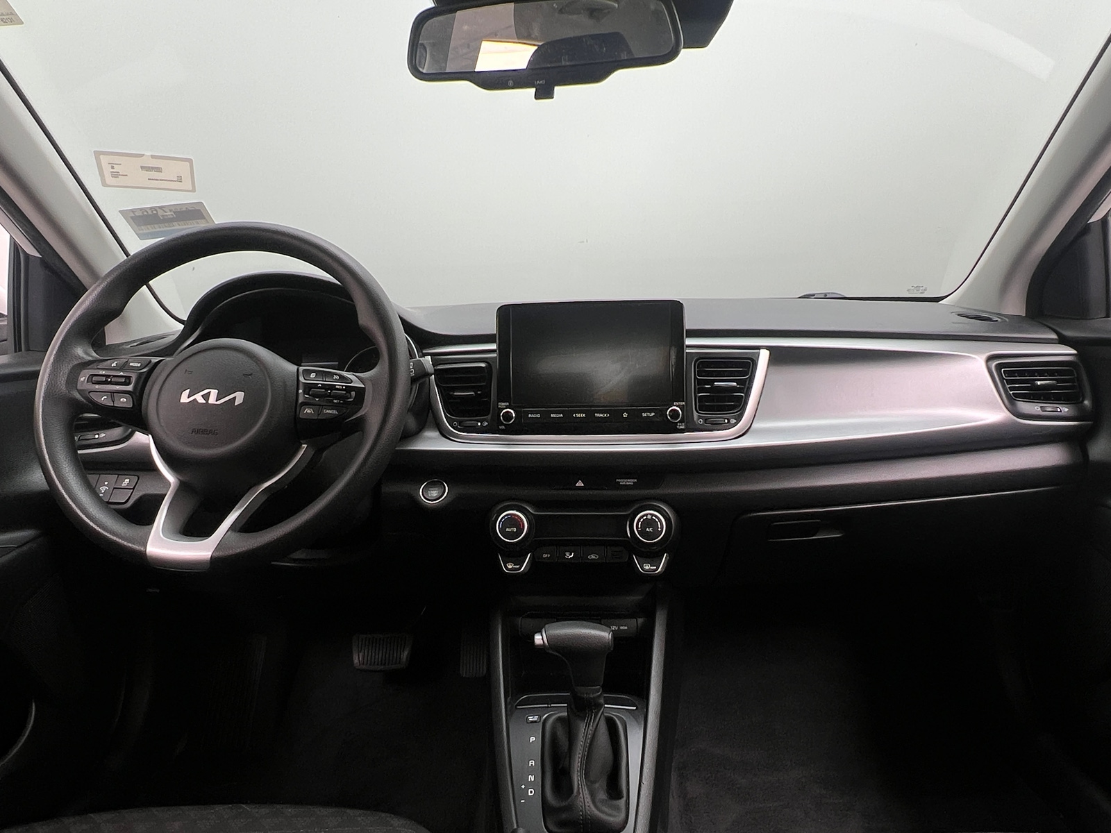 Thumbnail: 2022 Kia Rio - 3