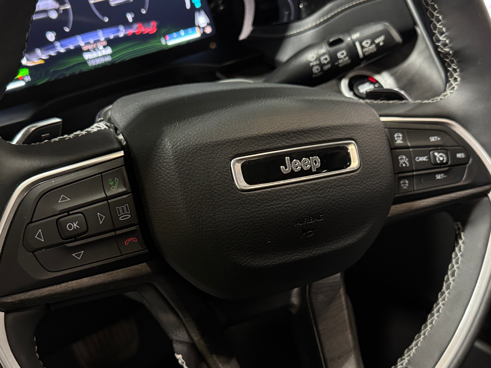 Thumbnail: 2023 Jeep Grand Cherokee - 4