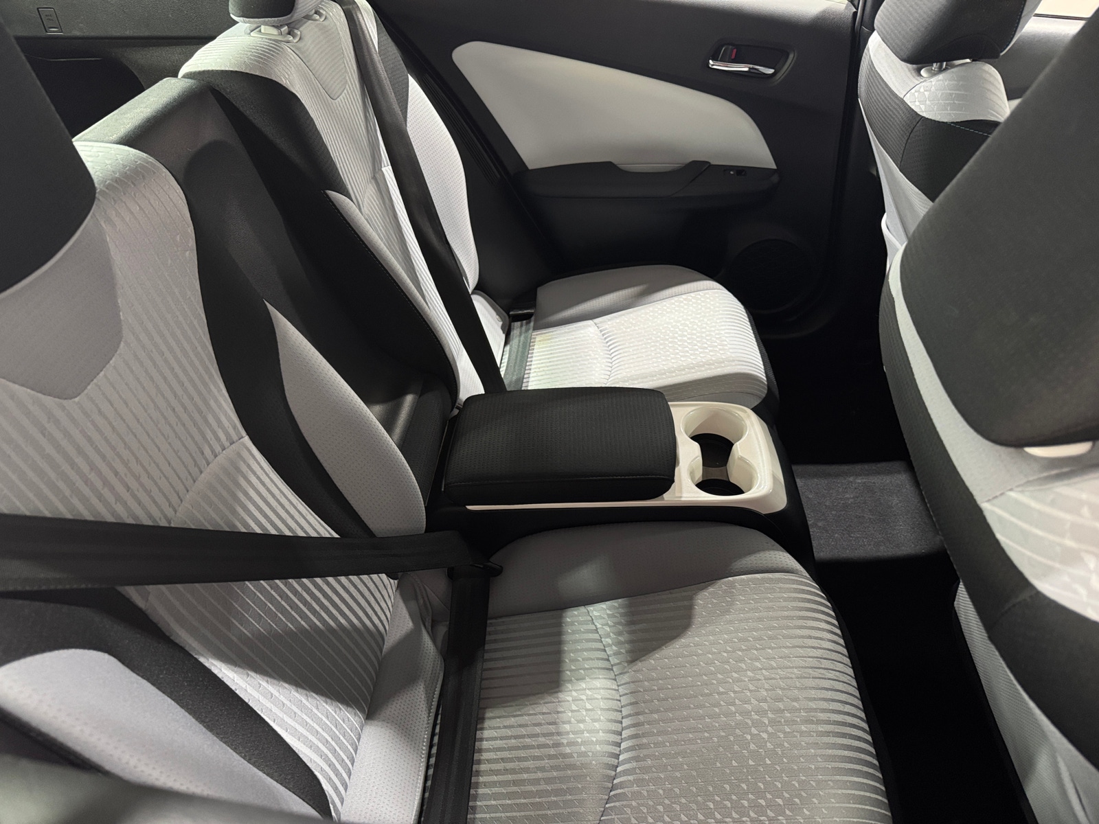 Thumbnail: 2017 Toyota Prius Prime - 6