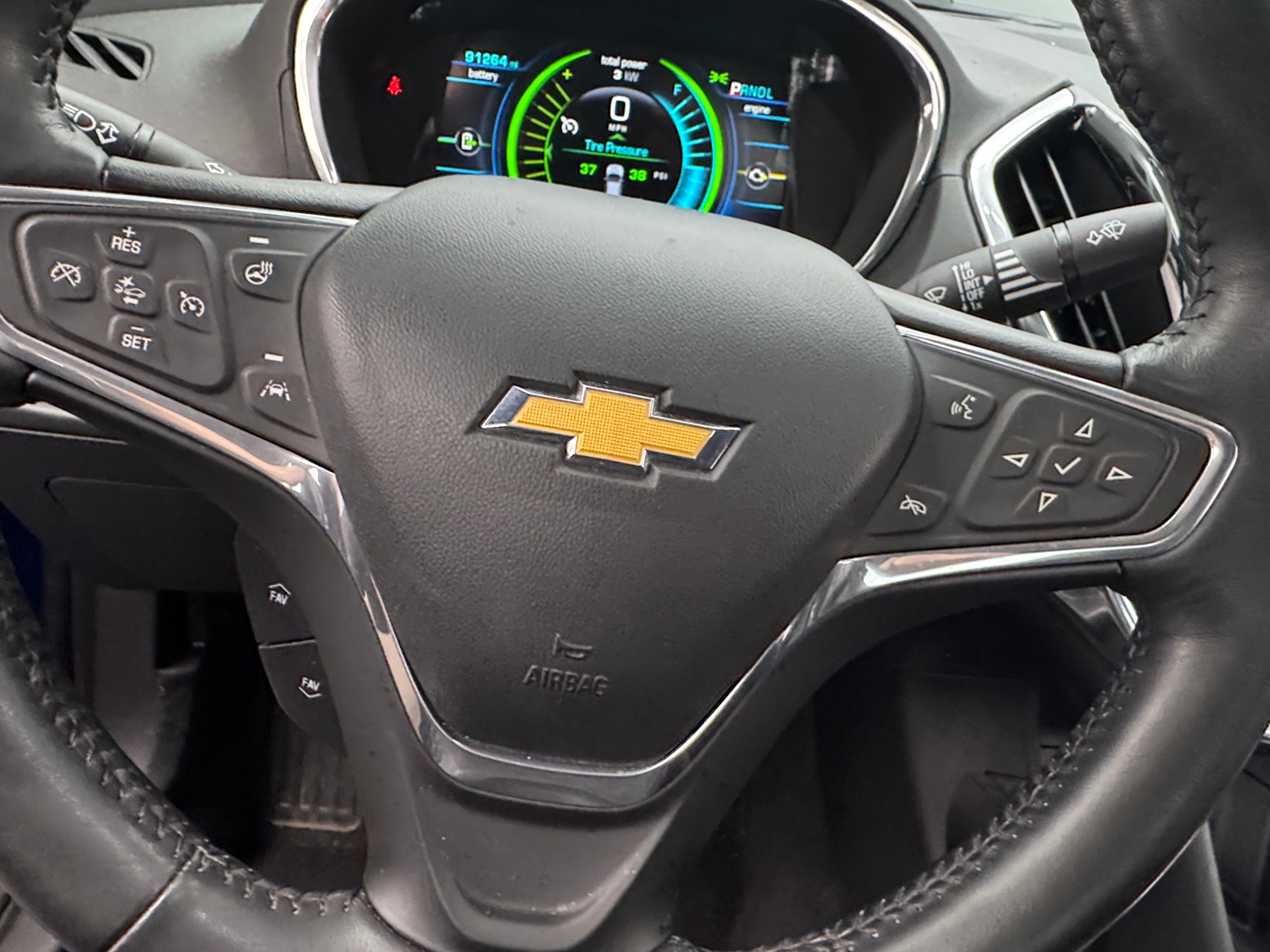 Thumbnail: 2017 Chevrolet Volt - 4