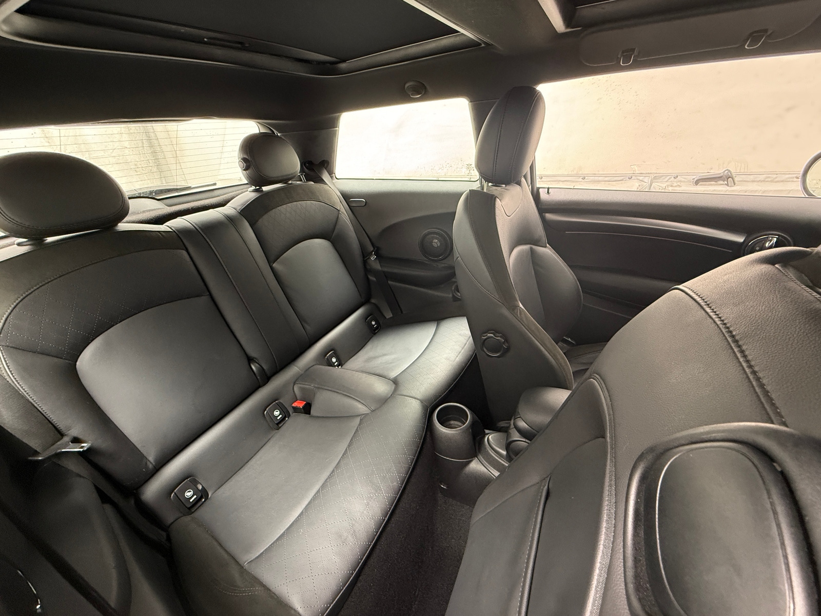 Thumbnail: 2022 MINI Cooper Hardtop - 5