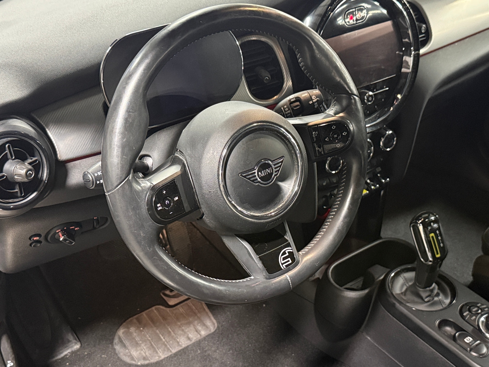 Thumbnail: 2022 MINI Cooper Hardtop - 4