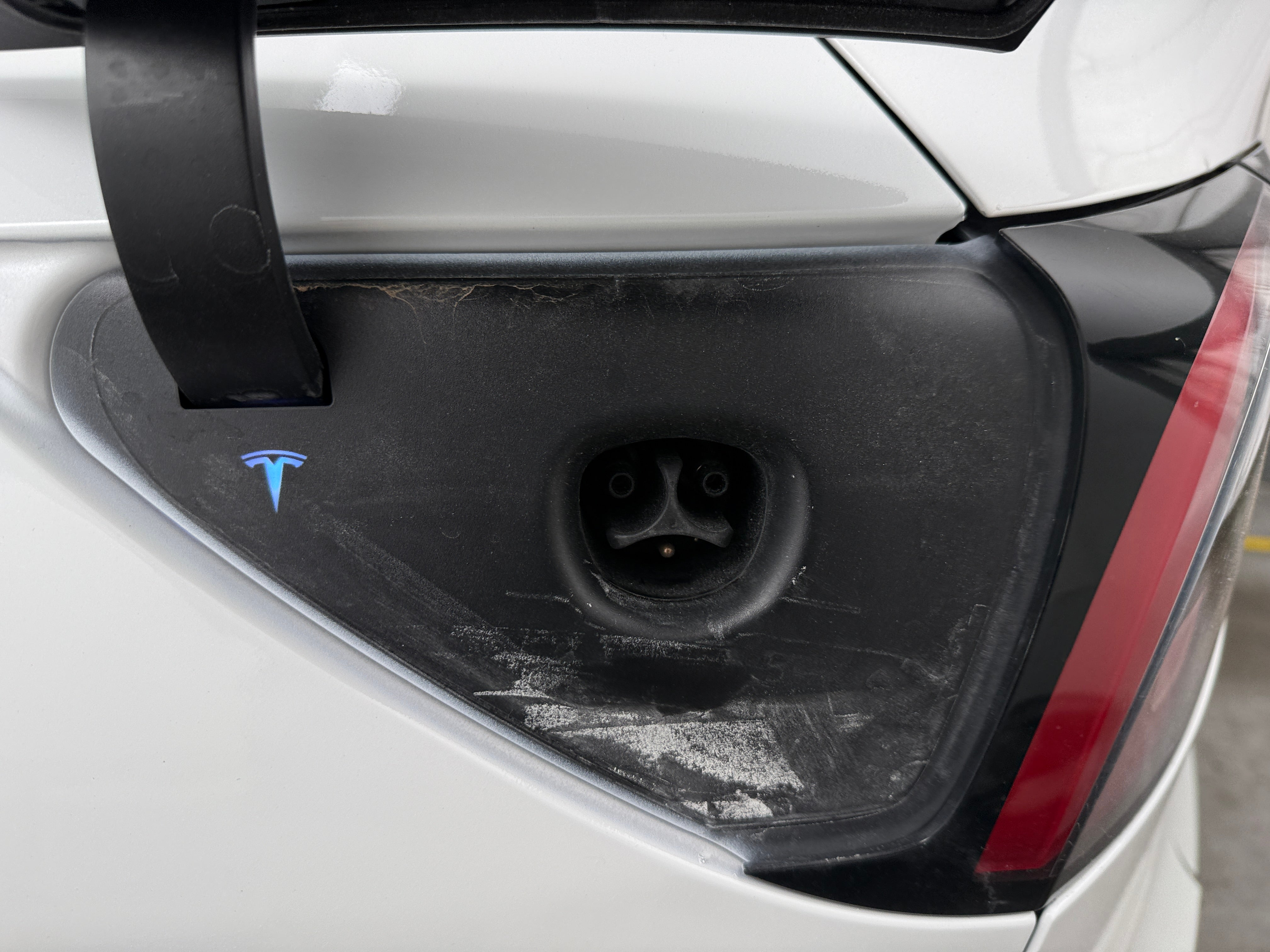 Used 2022 Tesla Model Y Long Range with VIN 7SAYGDEE7NF409649 for sale in Oak Creek, WI