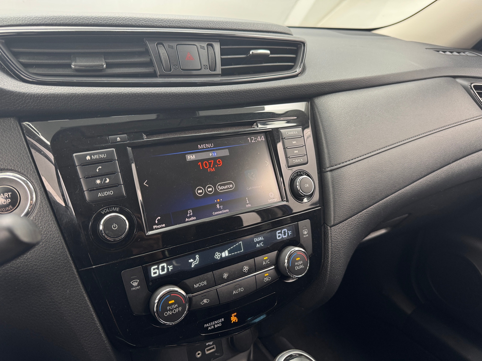 Thumbnail: 2019 Nissan Rogue - 4