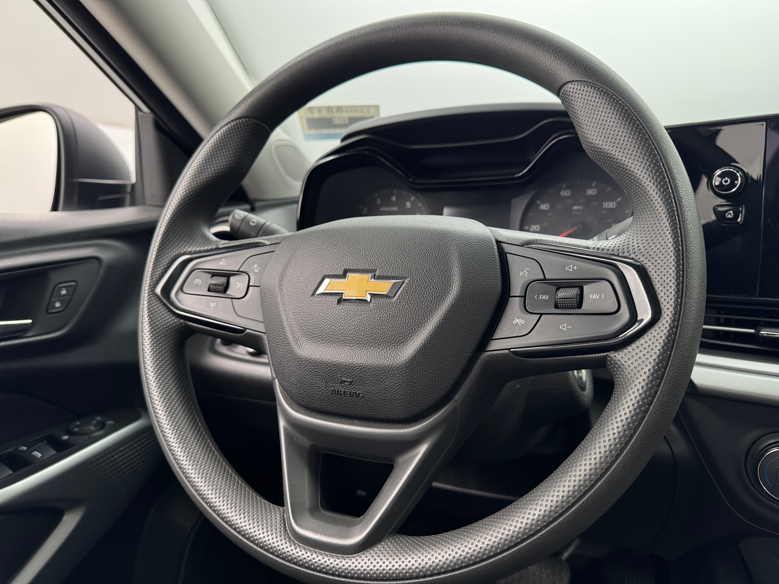 Thumbnail: 2025 Chevrolet Trax - 5