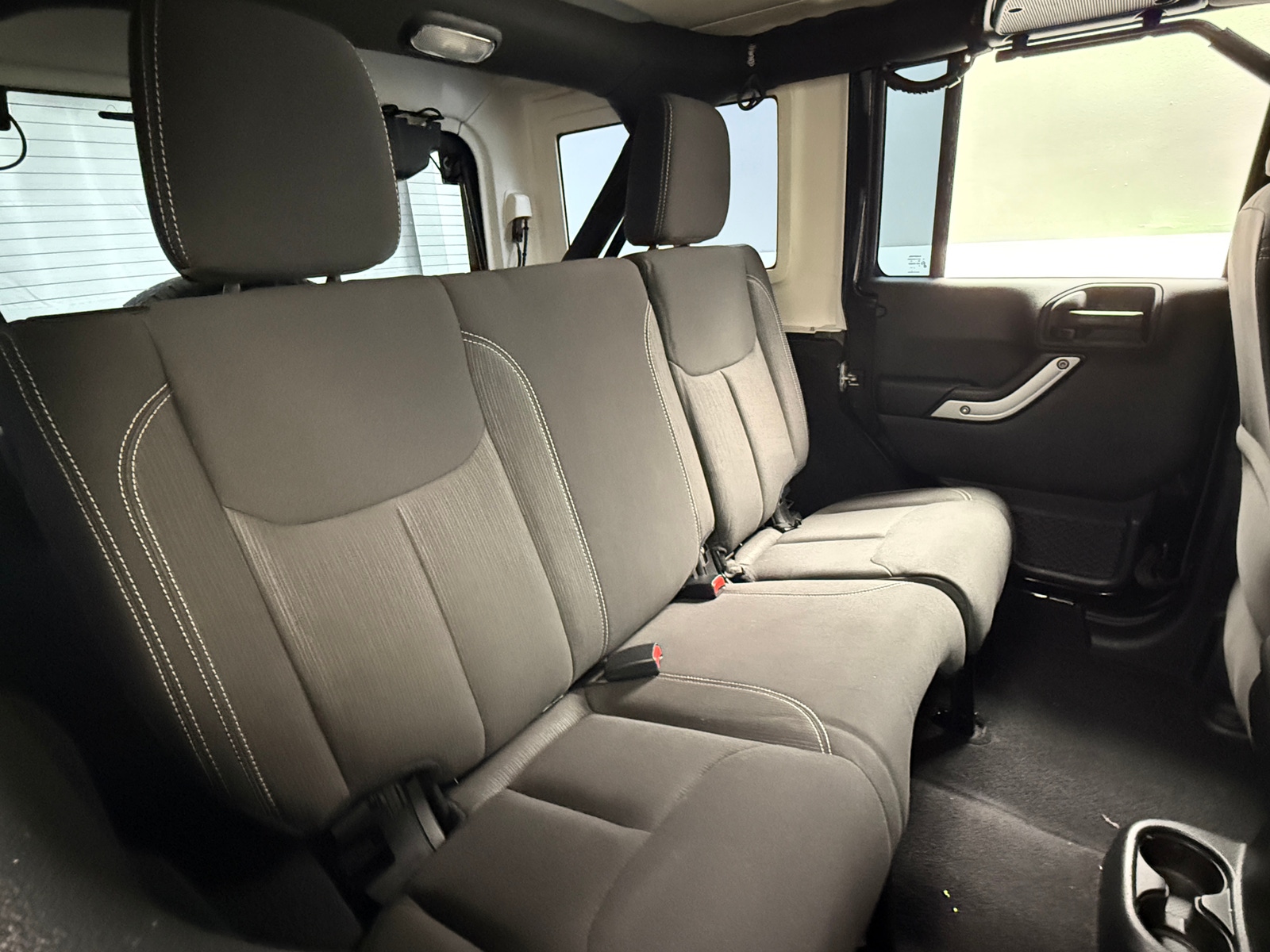 Thumbnail: 2016 Jeep Wrangler - 6