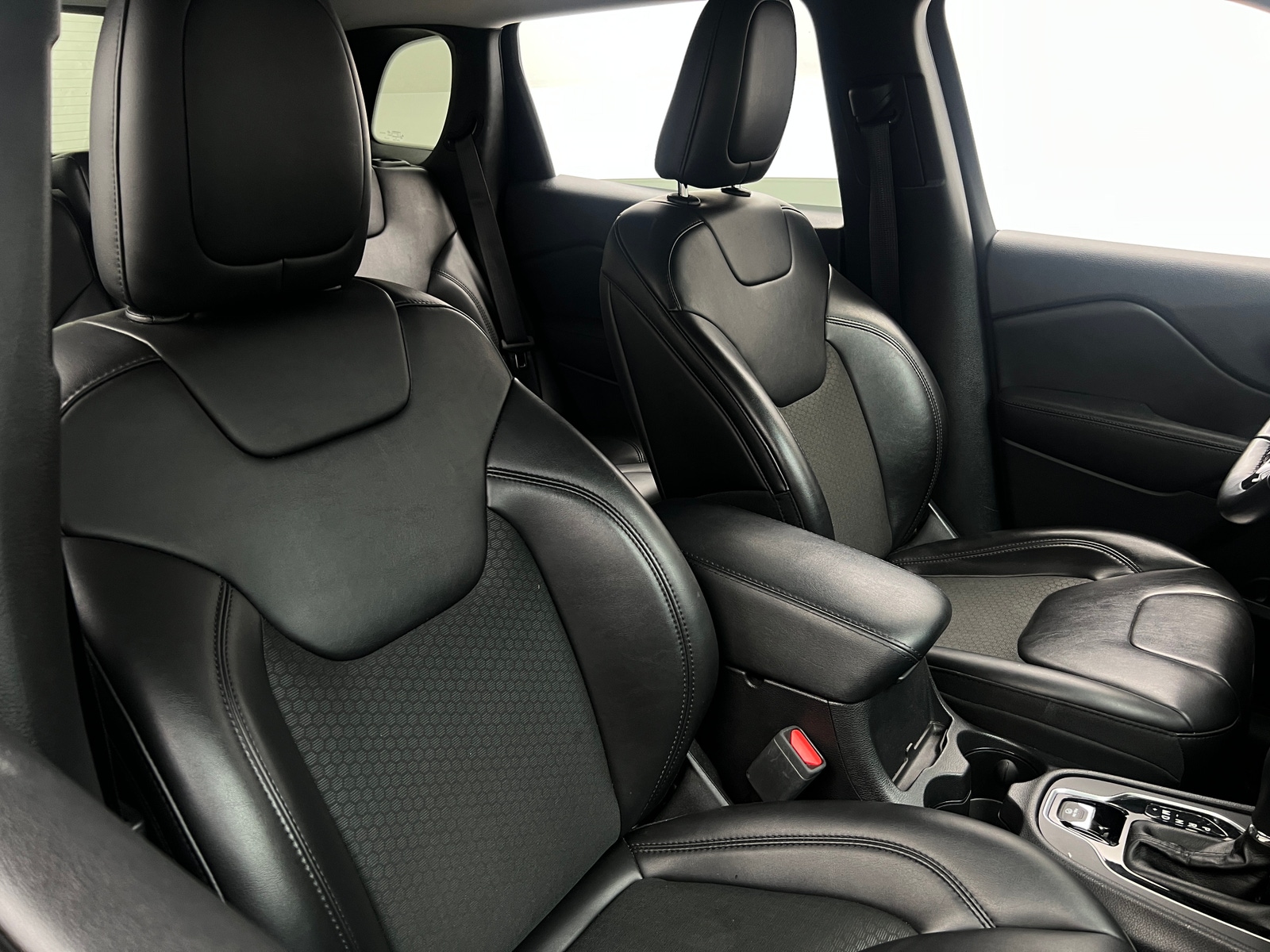 Thumbnail: 2019 Jeep Cherokee - 2