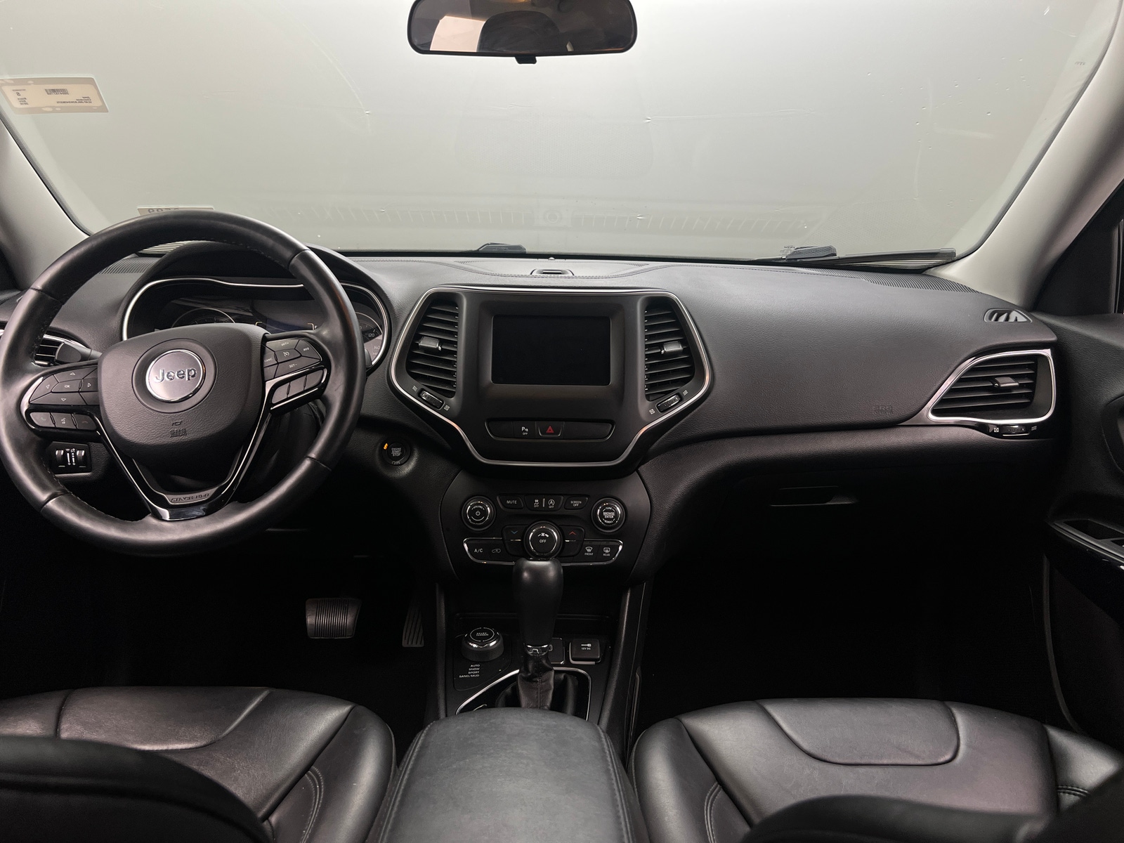 Thumbnail: 2019 Jeep Cherokee - 3