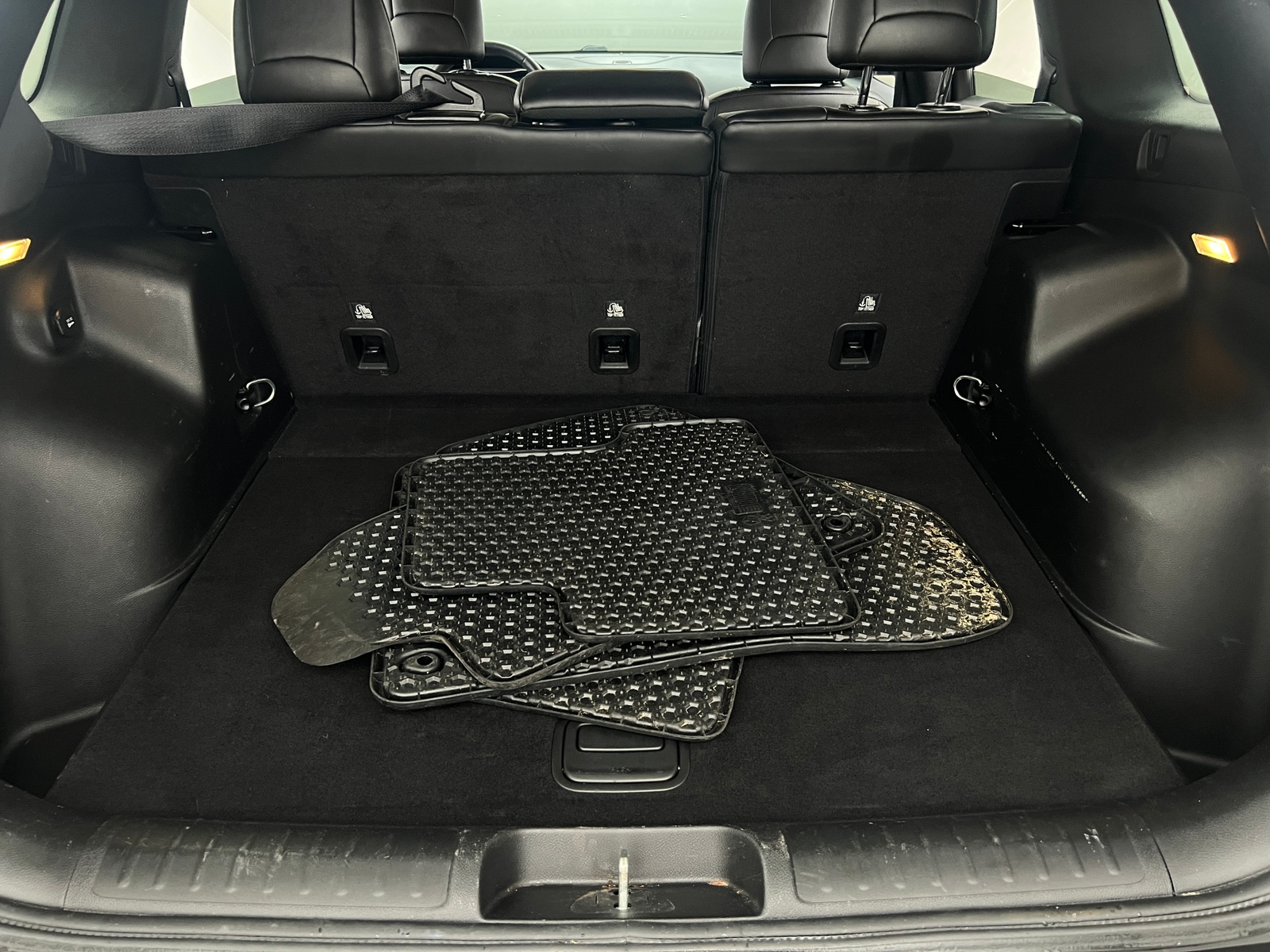 Thumbnail: 2019 Jeep Cherokee - 7