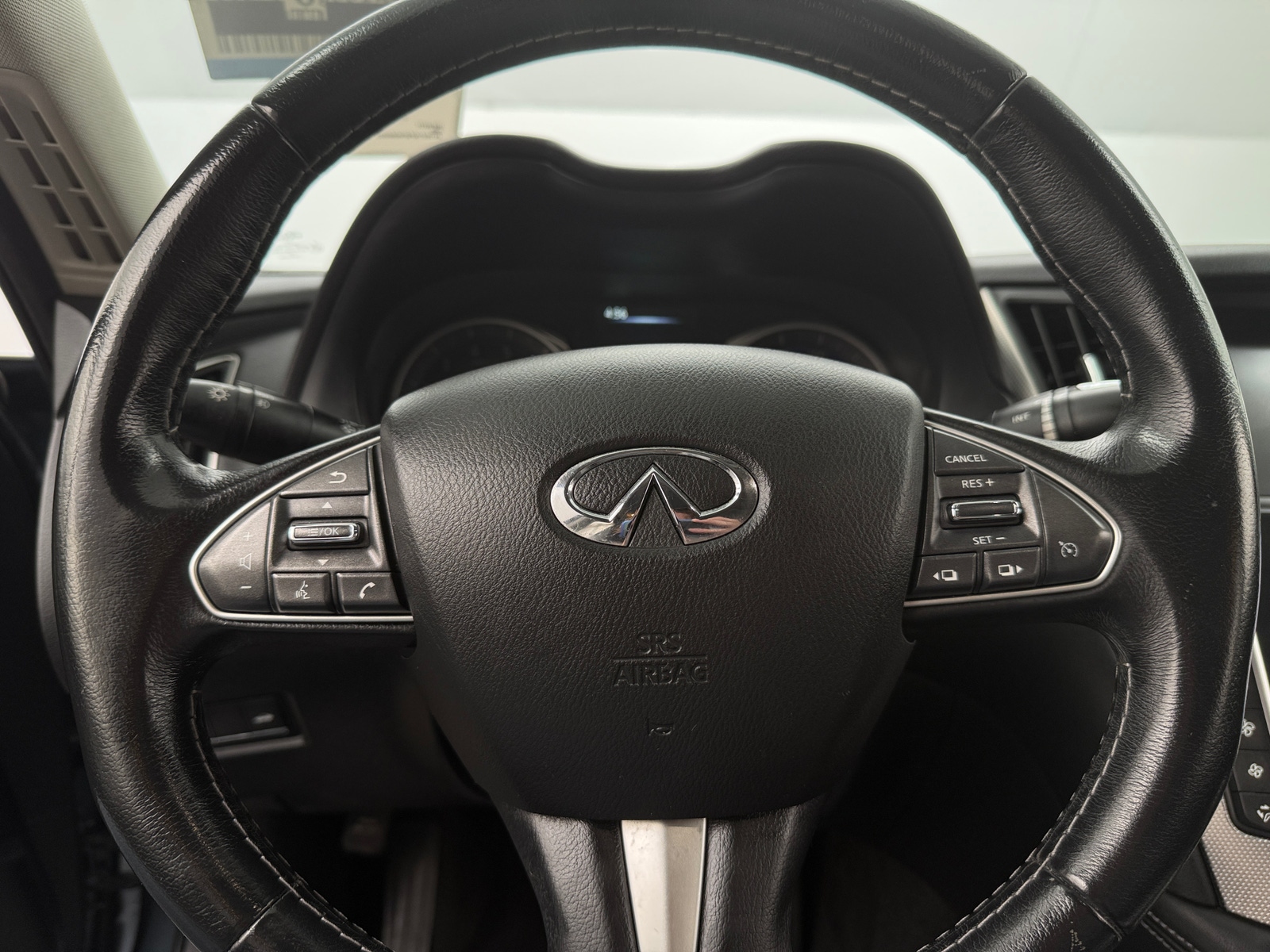 Thumbnail: 2015 INFINITI Q50 - 4