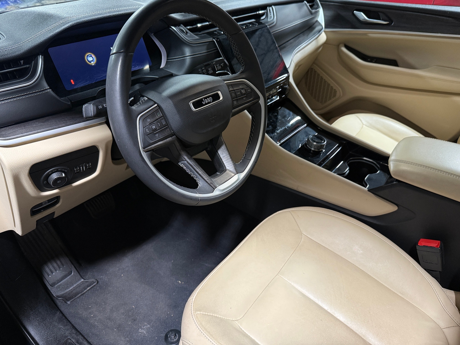 Thumbnail: 2023 Jeep Grand Cherokee L - 4