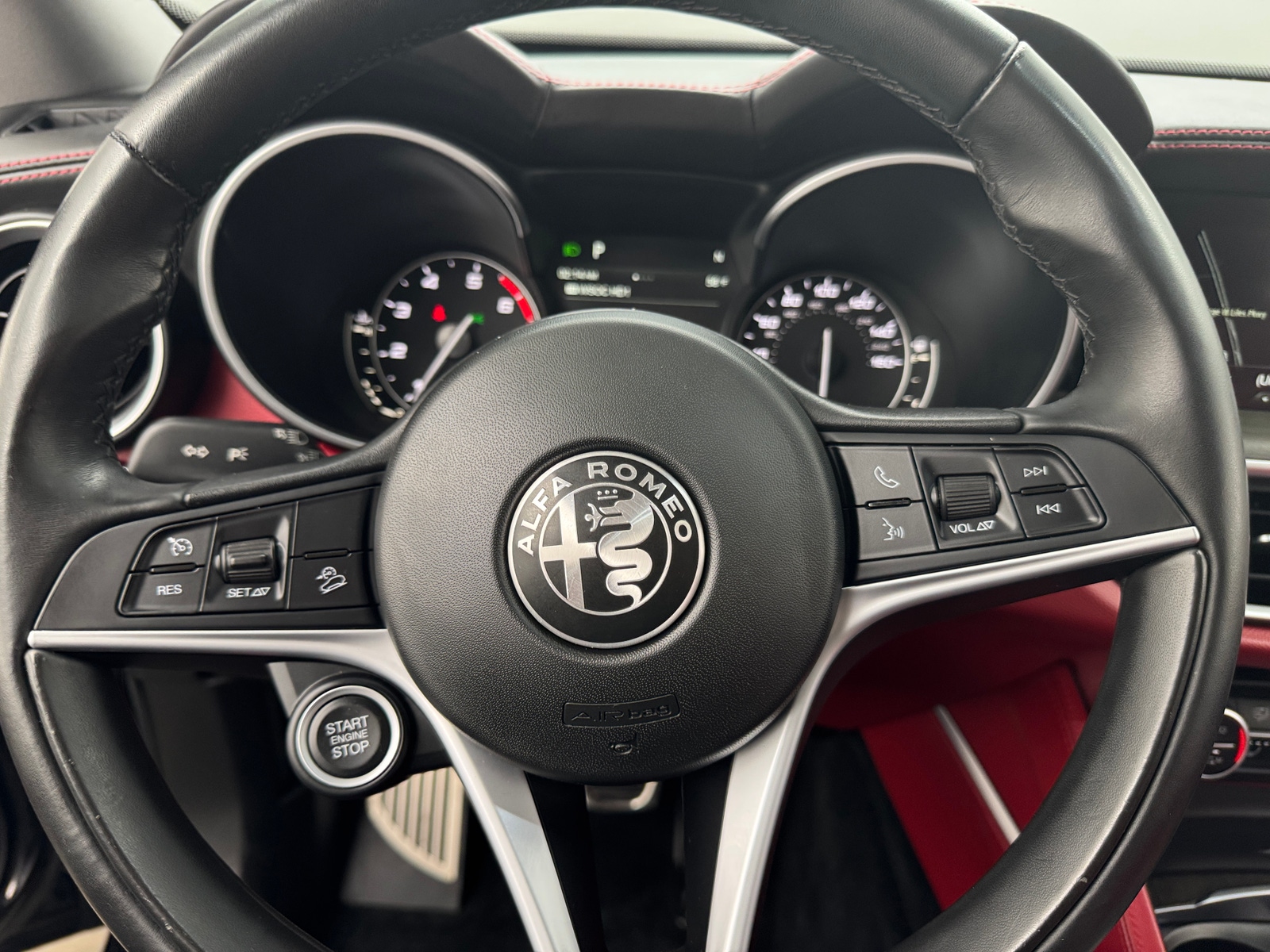 Thumbnail: 2019 Alfa Romeo Stelvio - 4