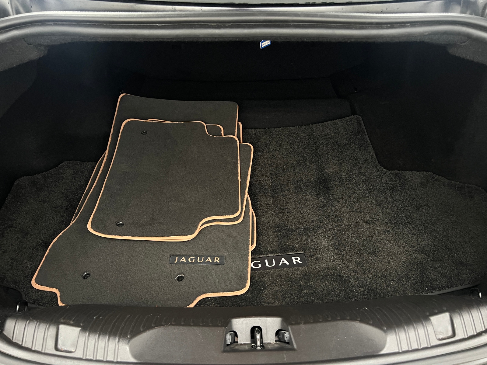 Thumbnail: 2013 Jaguar XF - 6