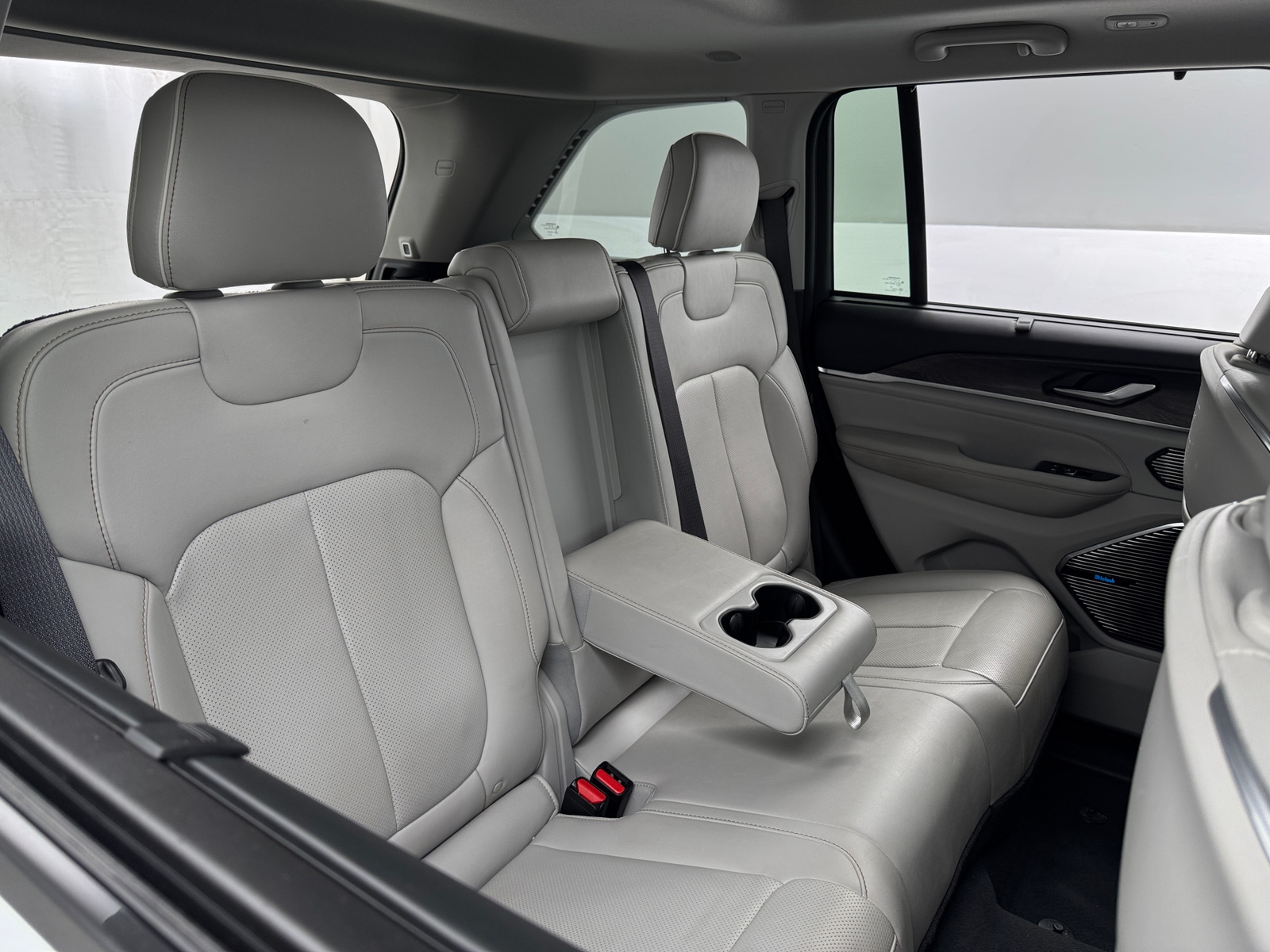 Thumbnail: 2022 Jeep Grand Cherokee - 5