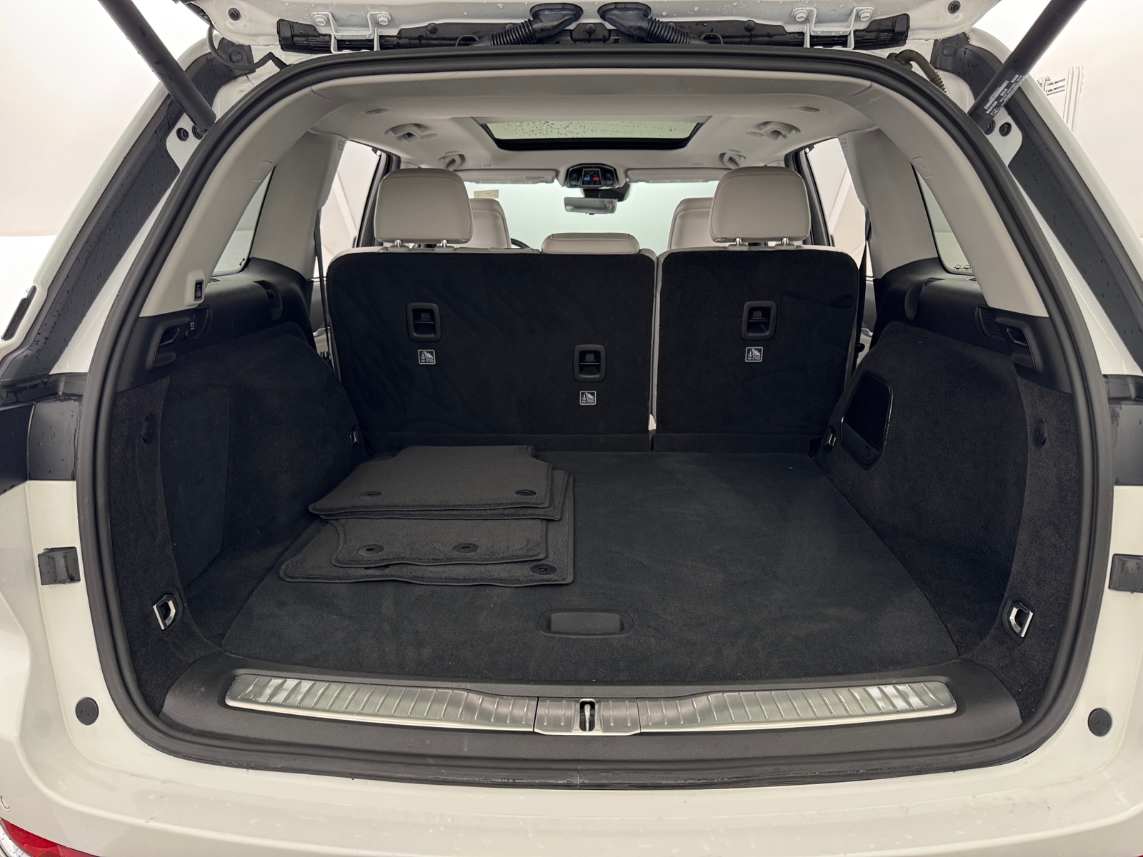 Thumbnail: 2022 Jeep Grand Cherokee - 6