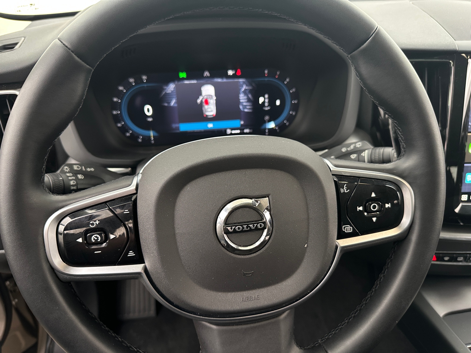 Thumbnail: 2025 Volvo XC60 - 5