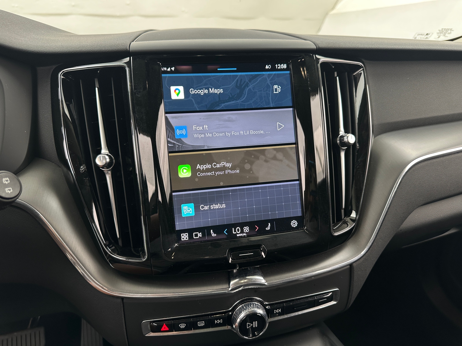 Thumbnail: 2025 Volvo XC60 - 4